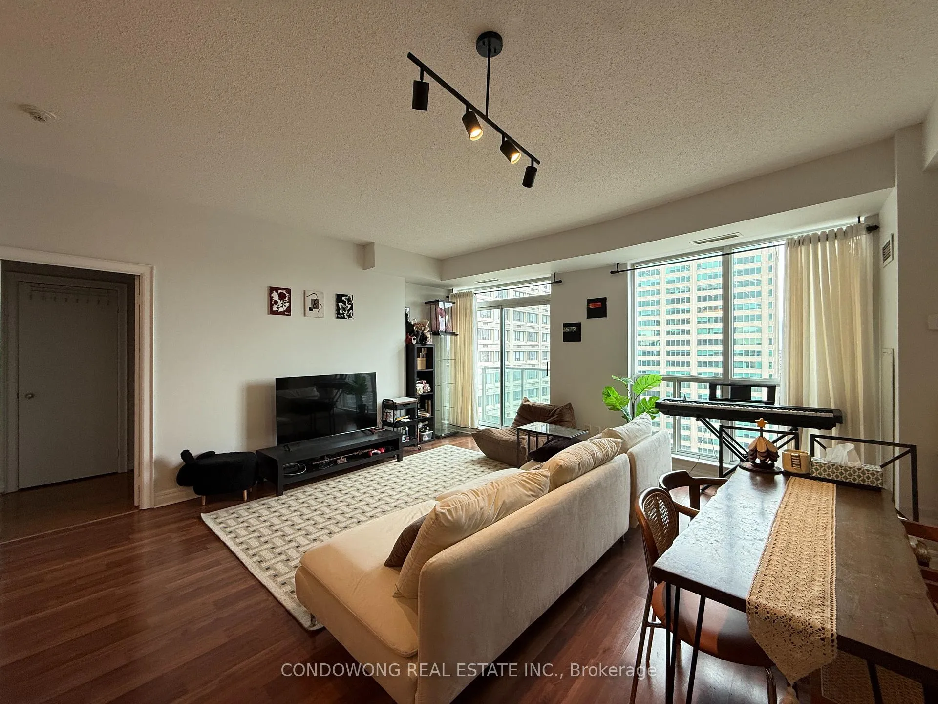 Photo 2 of Unit 3812, 8 Park Road, Toronto, Rosedale-Moore Park — HOMEH