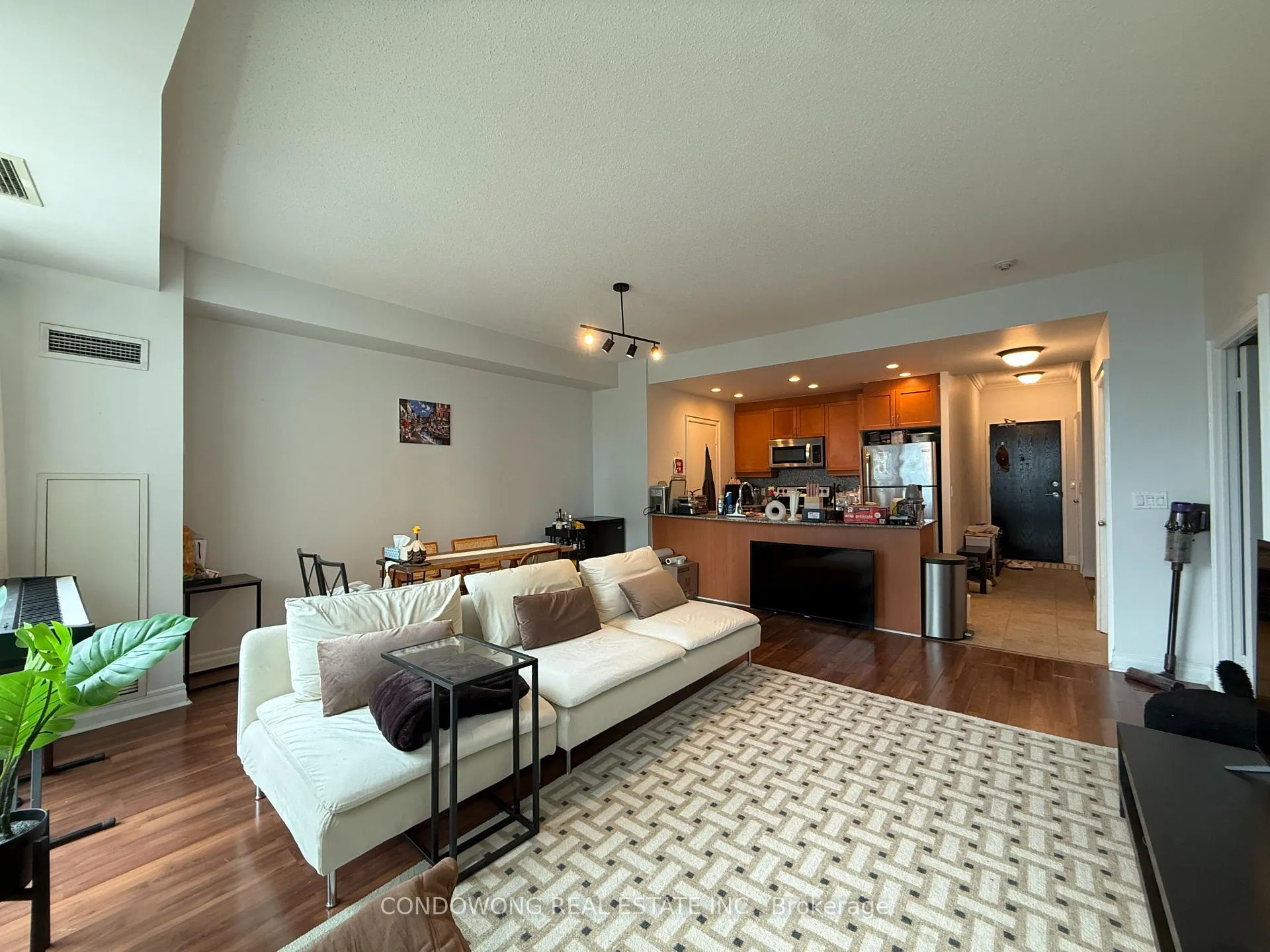 Photo 3 of Unit 3812, 8 Park Road, Toronto, Rosedale-Moore Park — HOMEH