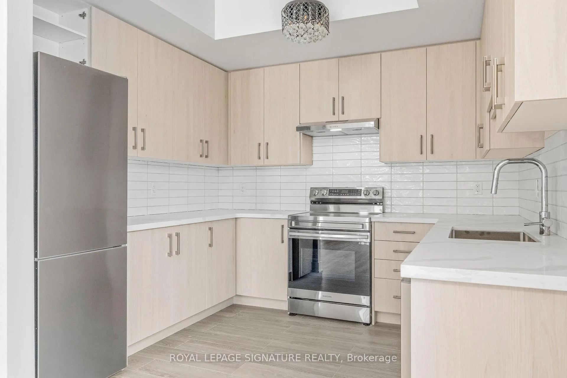 Photo 3 of Unit #2, 5 Mill Street N, Brampton, Downtown Brampton — HOMEH