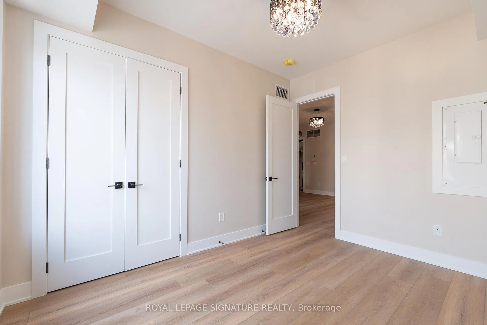 Photo 8 of Unit #2, 5 Mill Street N, Brampton, Downtown Brampton — HOMEH
