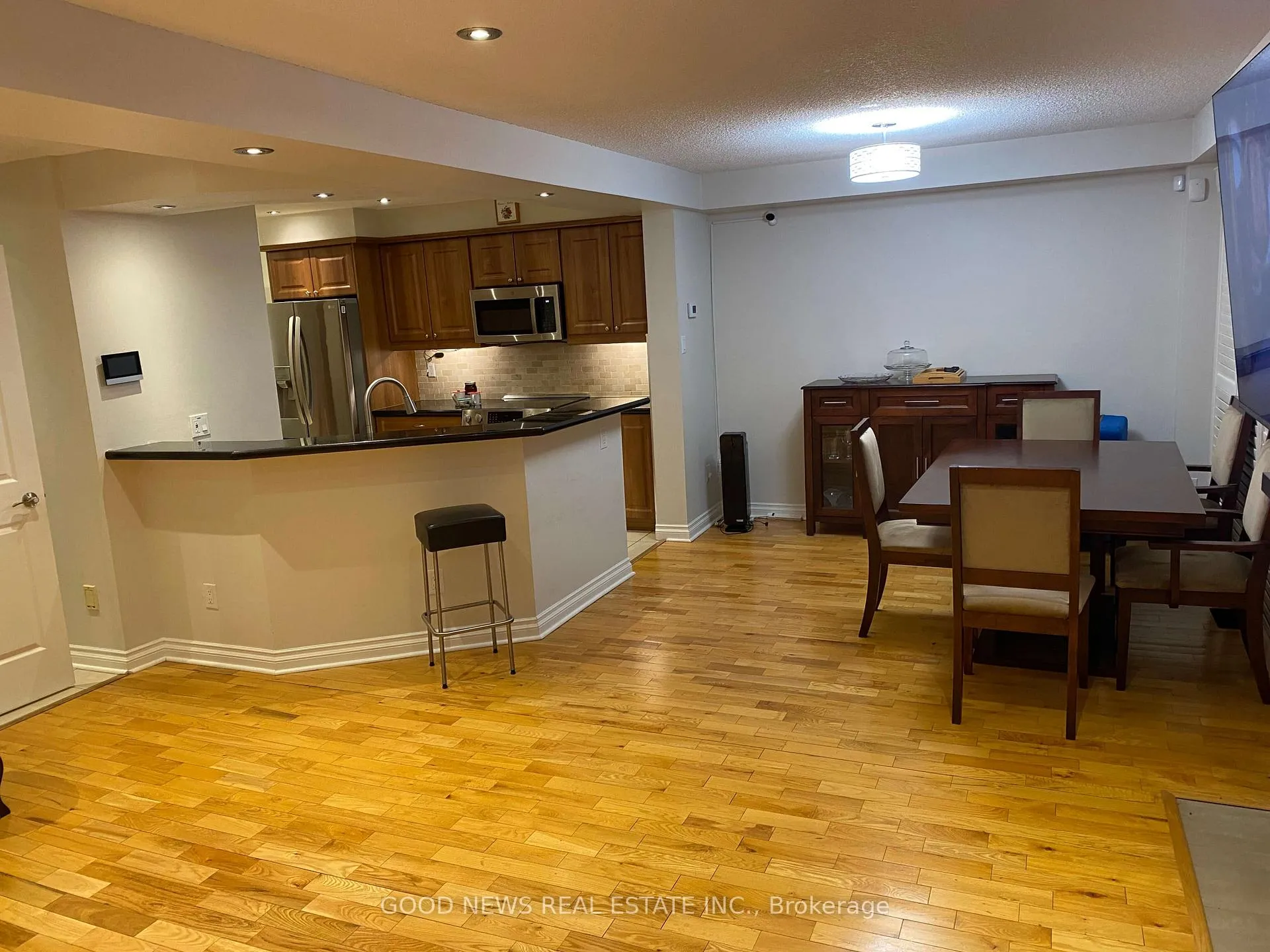 Photo 4 of Unit 31, 1725 The Chase, Mississauga, Central Erin Mills — HOMEH