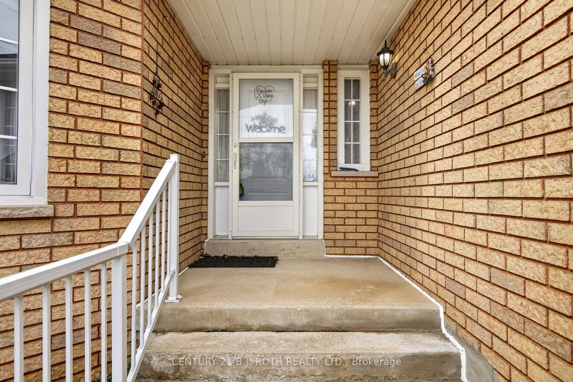 Photo 2 of 164 Livingstone Street W, Barrie, West Bayfield — HOMEH