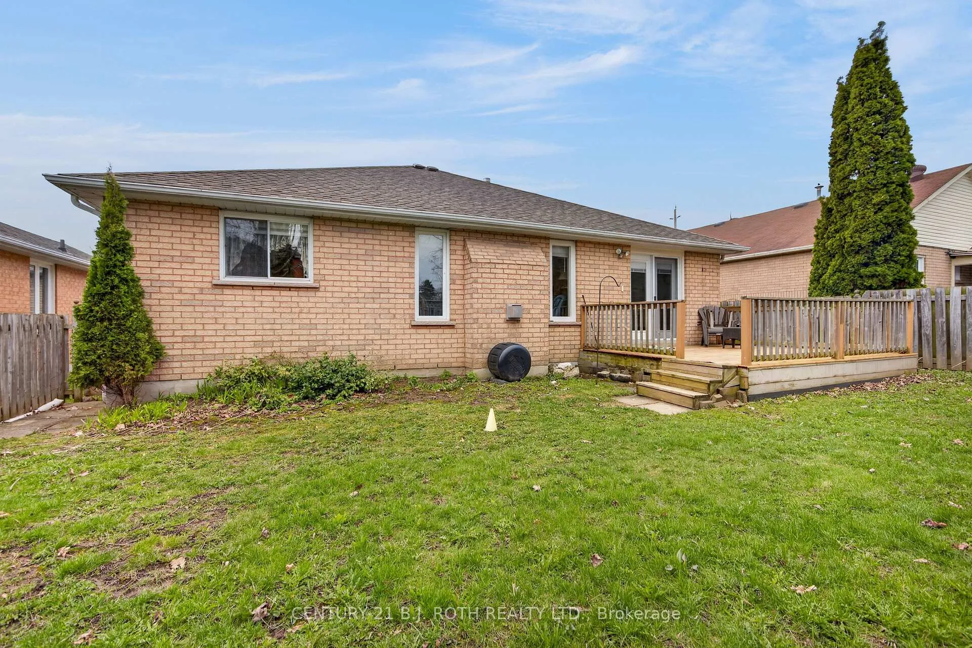 Photo 3 of 164 Livingstone Street W, Barrie, West Bayfield — HOMEH