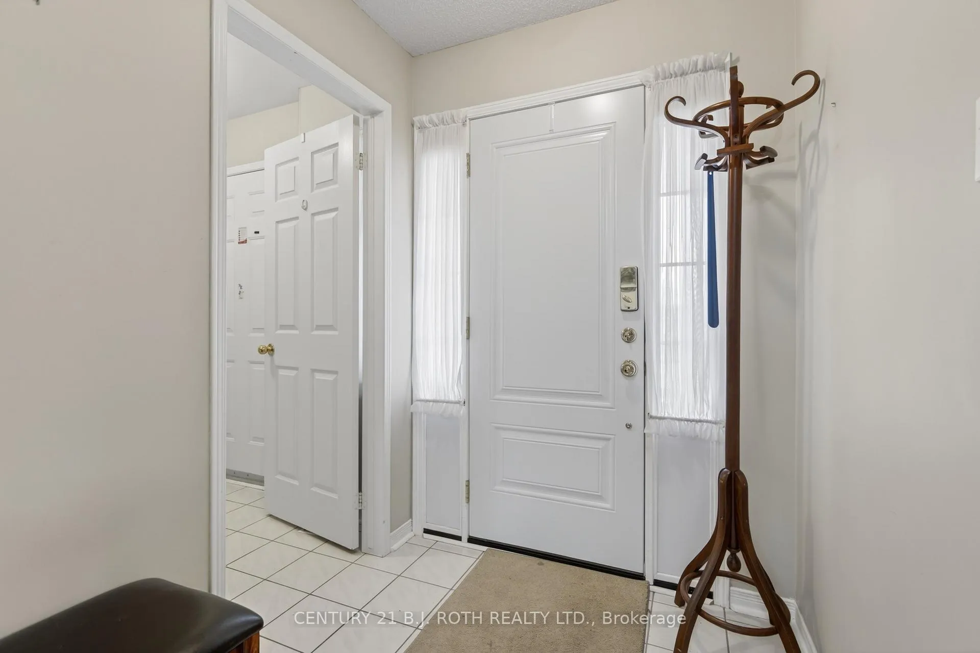 Photo 9 of 164 Livingstone Street W, Barrie, West Bayfield — HOMEH