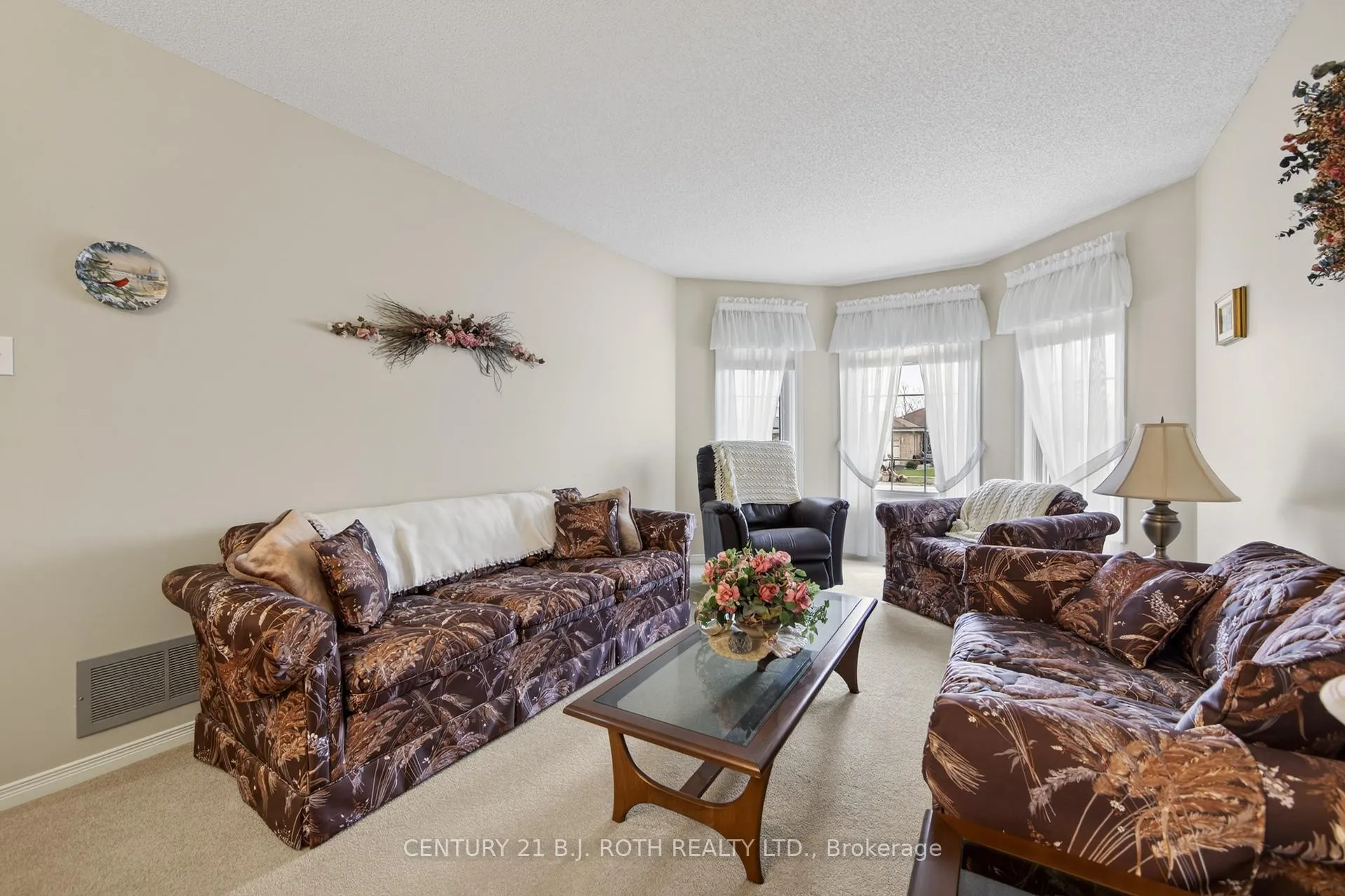 Photo 15 of 164 Livingstone Street W, Barrie, West Bayfield — HOMEH