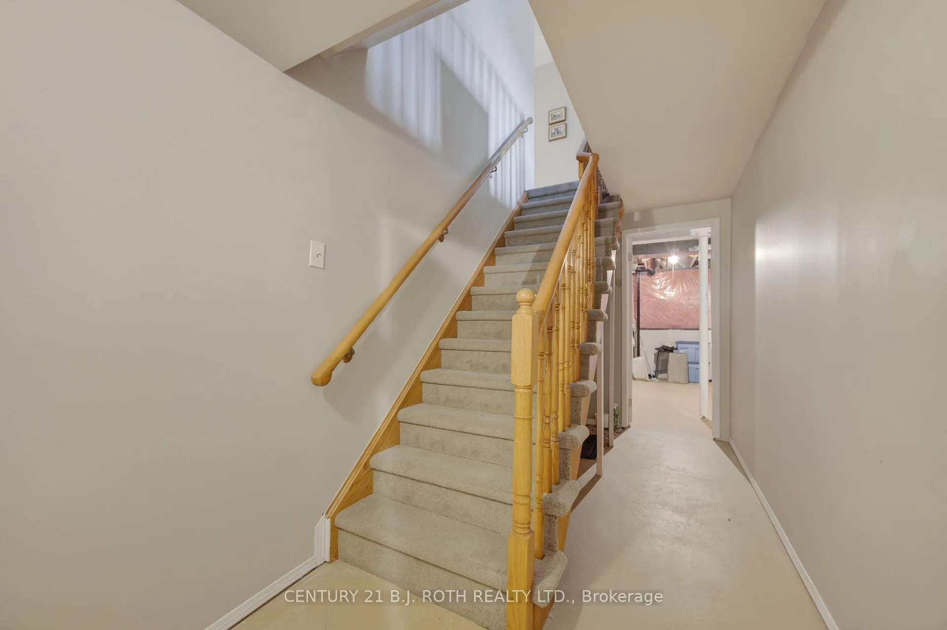 Photo 35 of 164 Livingstone Street W, Barrie, West Bayfield — HOMEH