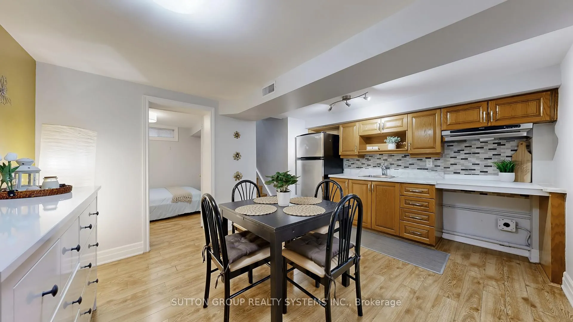 Photo 24 of 38 Donald Avenue, Toronto, Keelesdale-Eglinton West — HOMEH