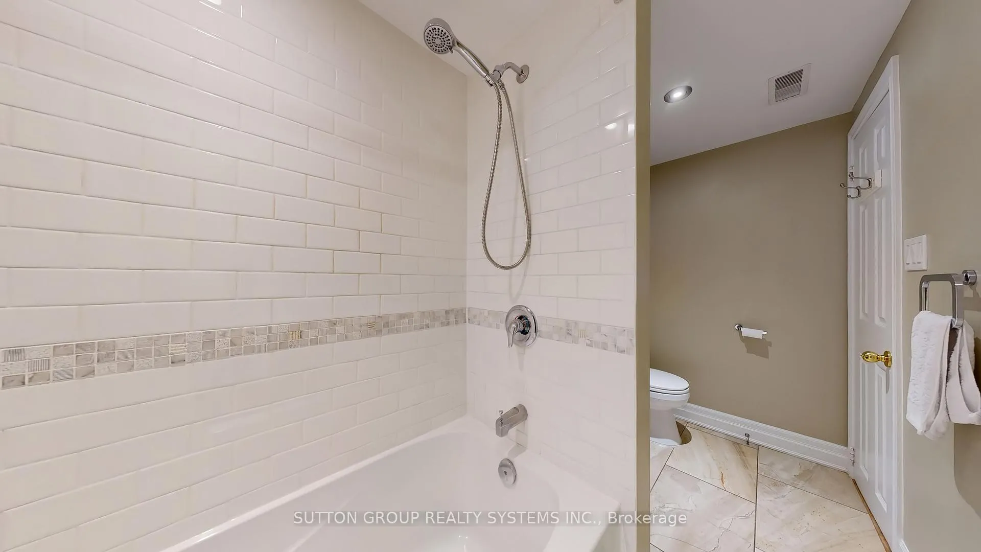 Photo 33 of 38 Donald Avenue, Toronto, Keelesdale-Eglinton West — HOMEH