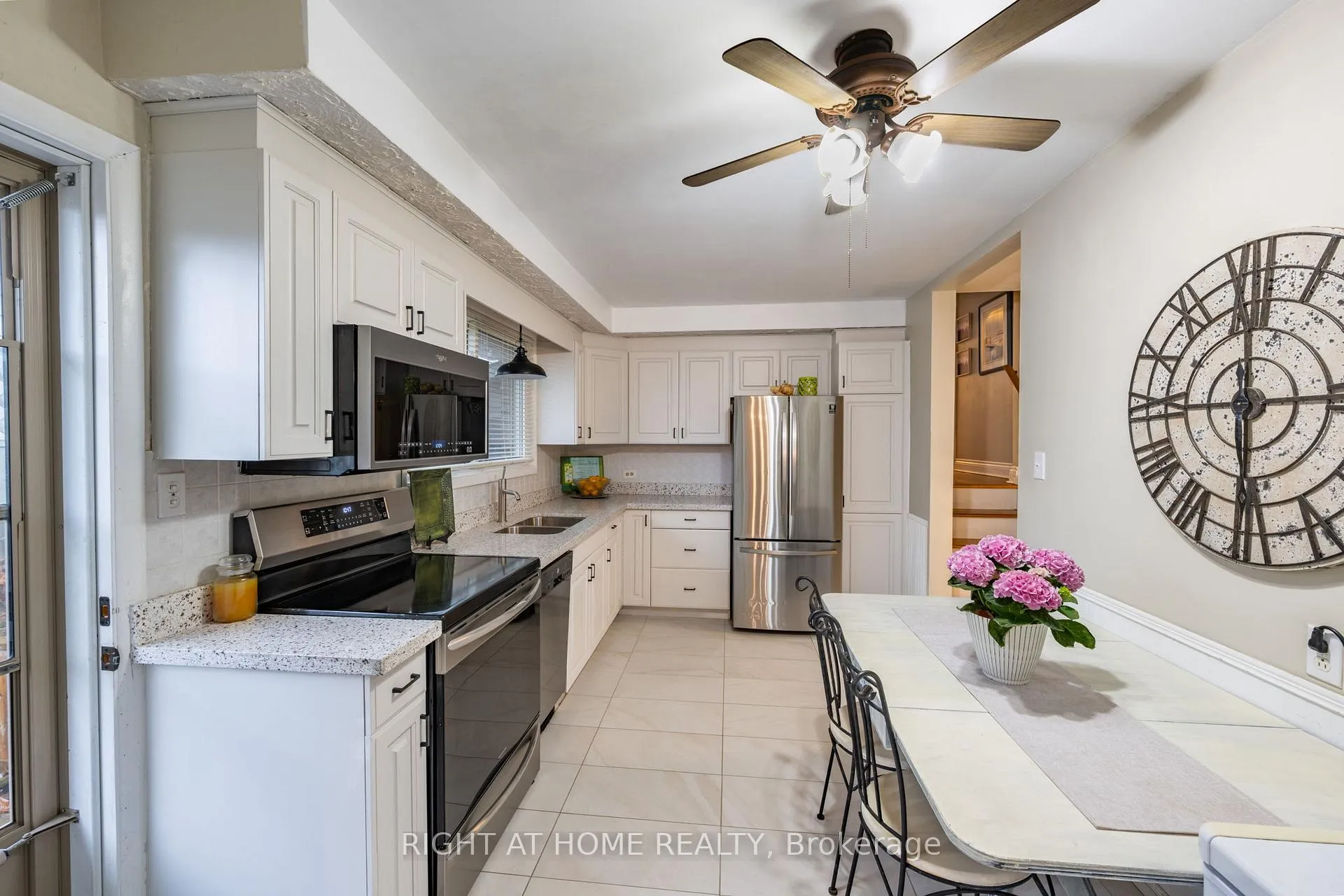 Photo 3 of 323 Lindan Avenue, Selwyn — HOMEH