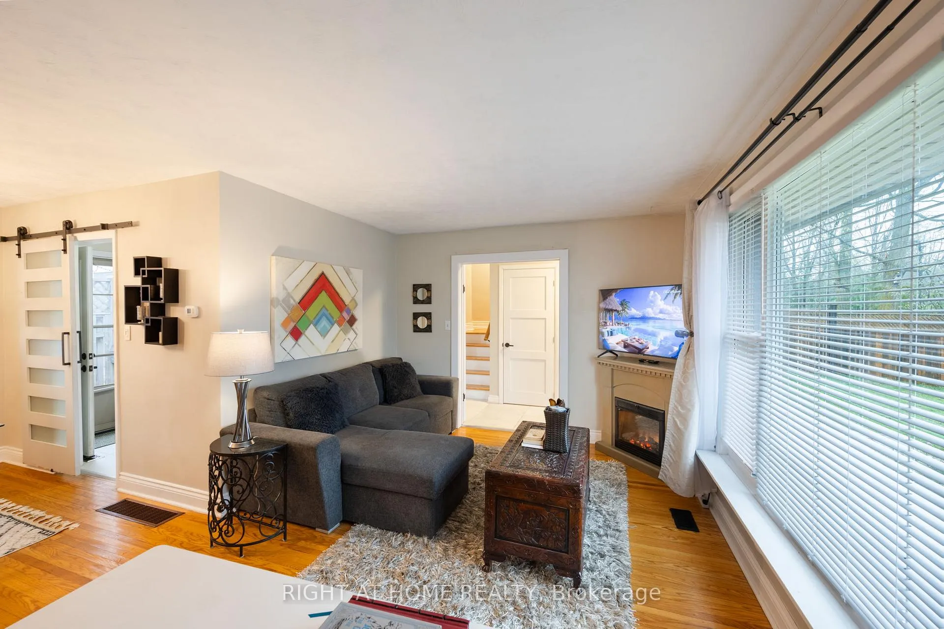 Photo 5 of 323 Lindan Avenue, Selwyn — HOMEH