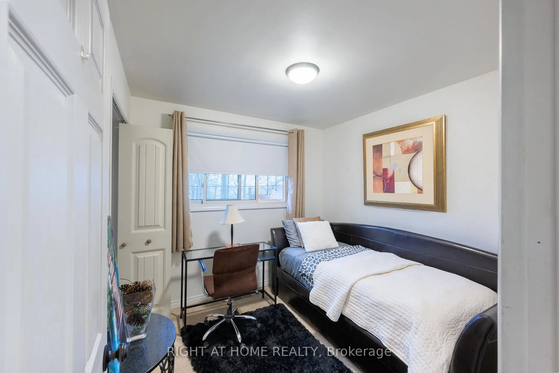 Photo 10 of 323 Lindan Avenue, Selwyn — HOMEH