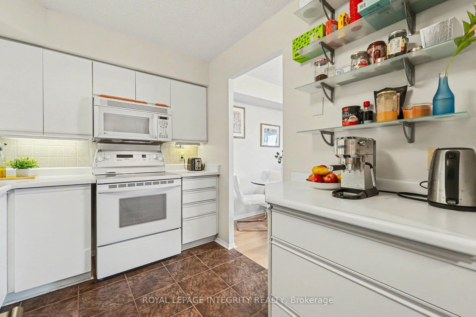 Photo 11 of Unit 928, 1025 Grenon Avenue, Ottawa, Fairfield Heights — HOMEH