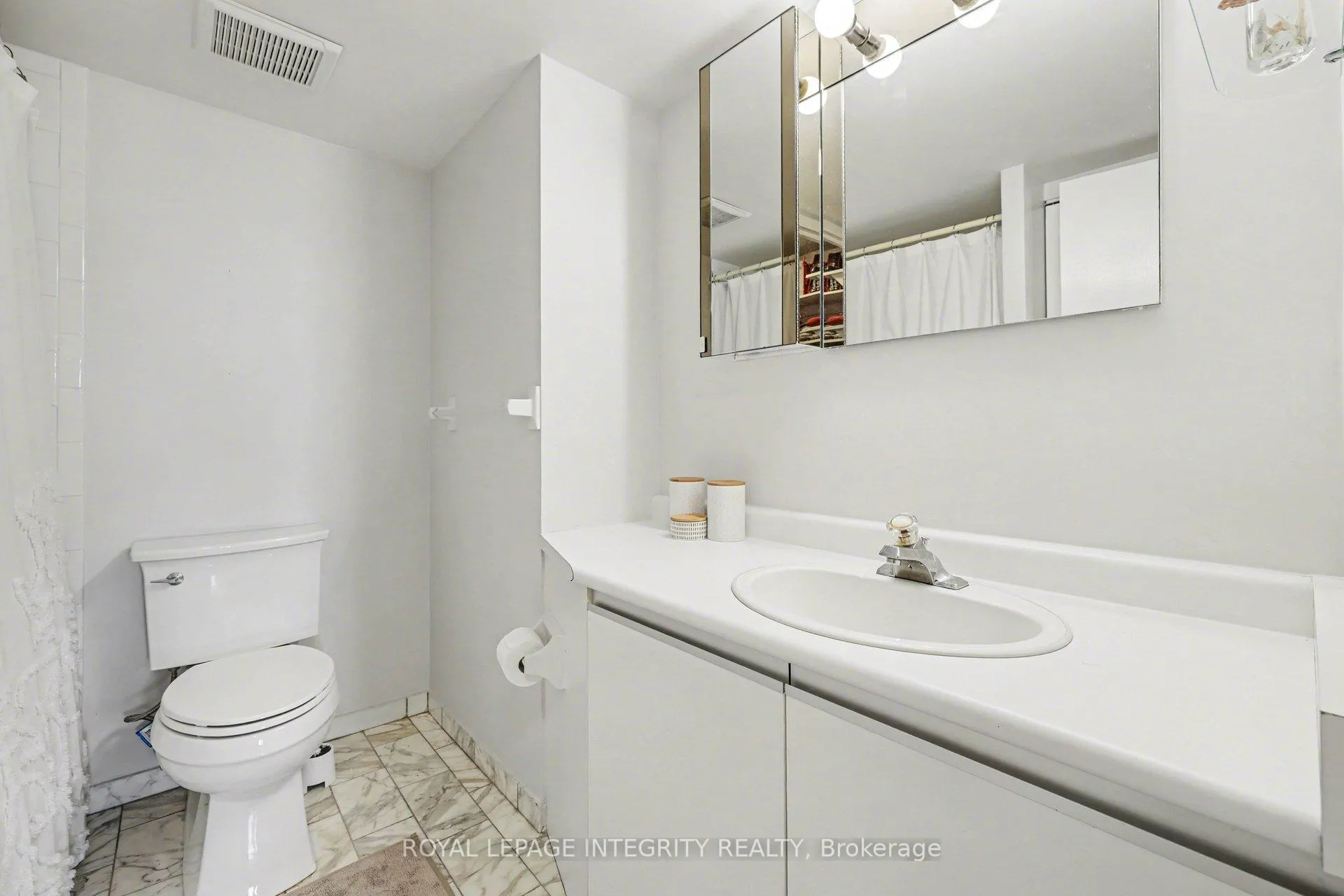 Photo 14 of Unit 928, 1025 Grenon Avenue, Ottawa, Fairfield Heights — HOMEH