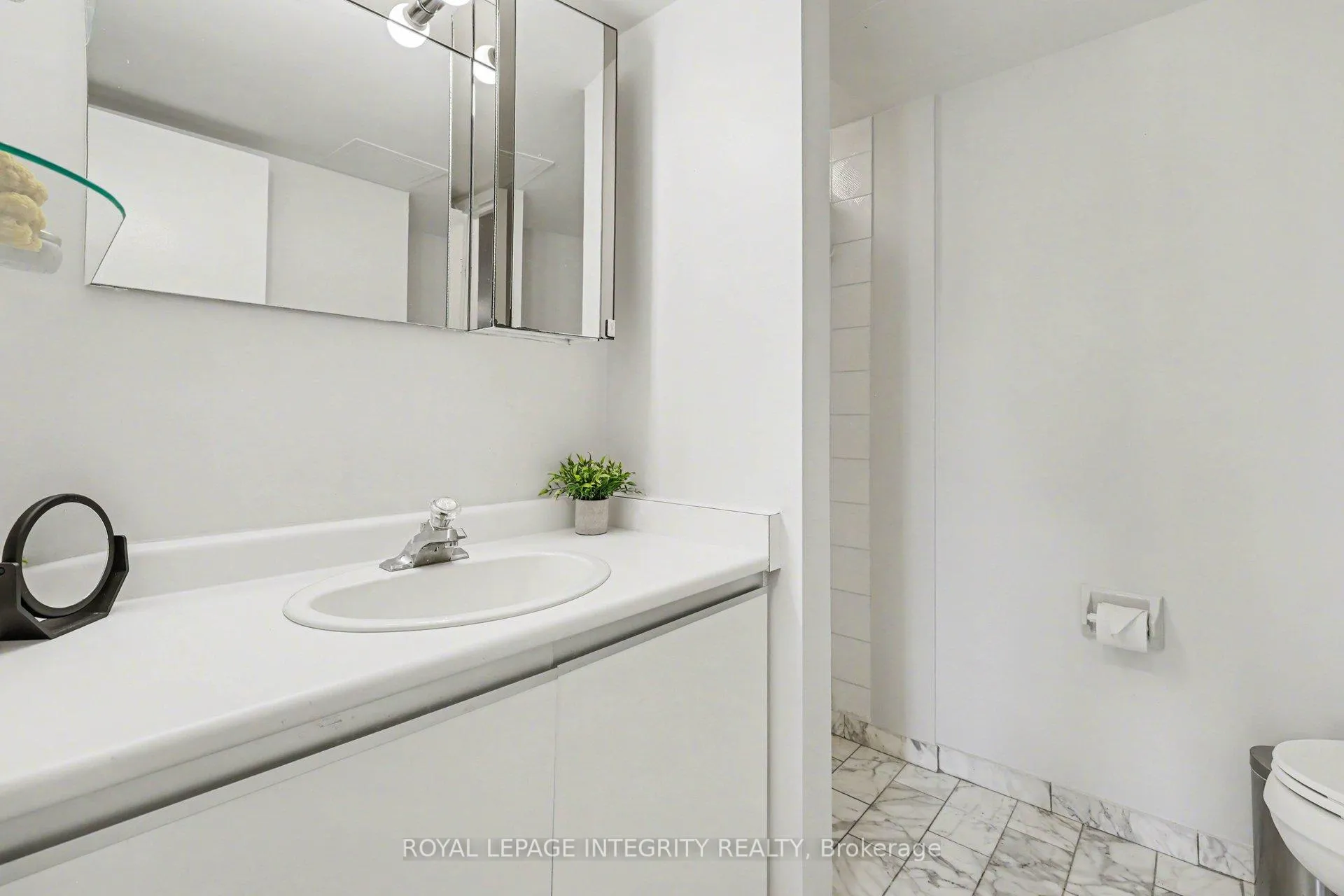 Photo 17 of Unit 928, 1025 Grenon Avenue, Ottawa, Fairfield Heights — HOMEH