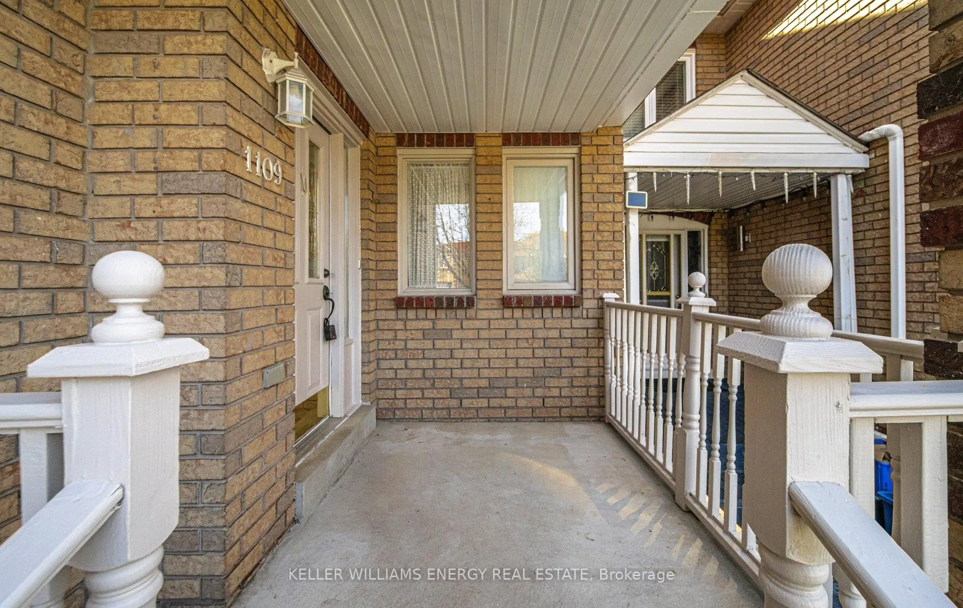 Photo 4 of 1109 Glen Eden Court, Pickering, Liverpool — HOMEH