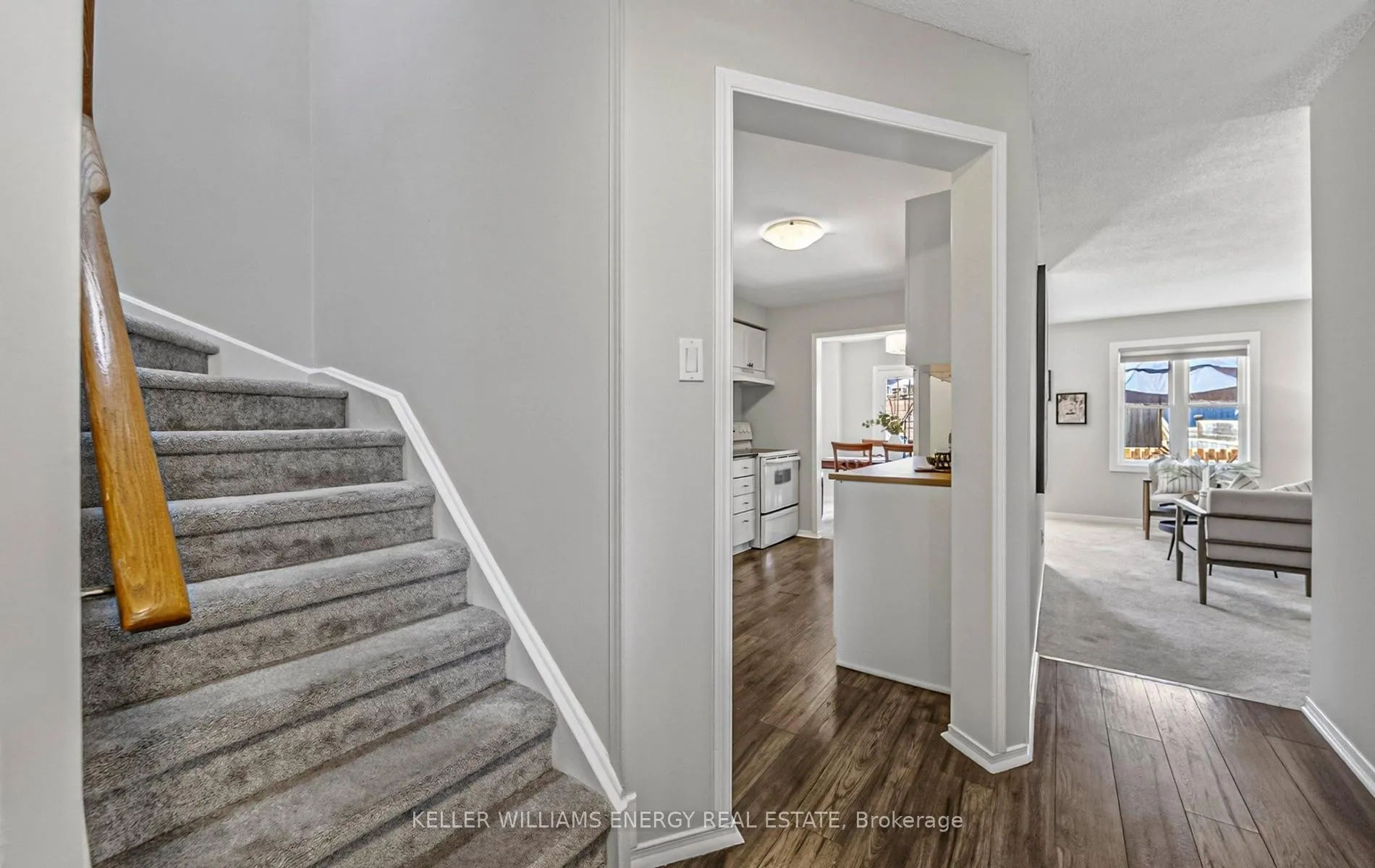 Photo 11 of 1109 Glen Eden Court, Pickering, Liverpool — HOMEH