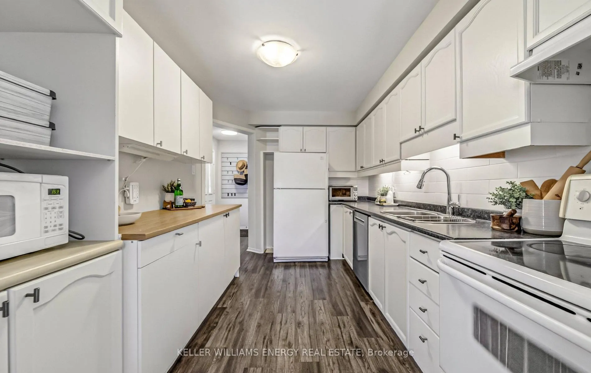 Photo 14 of 1109 Glen Eden Court, Pickering, Liverpool — HOMEH