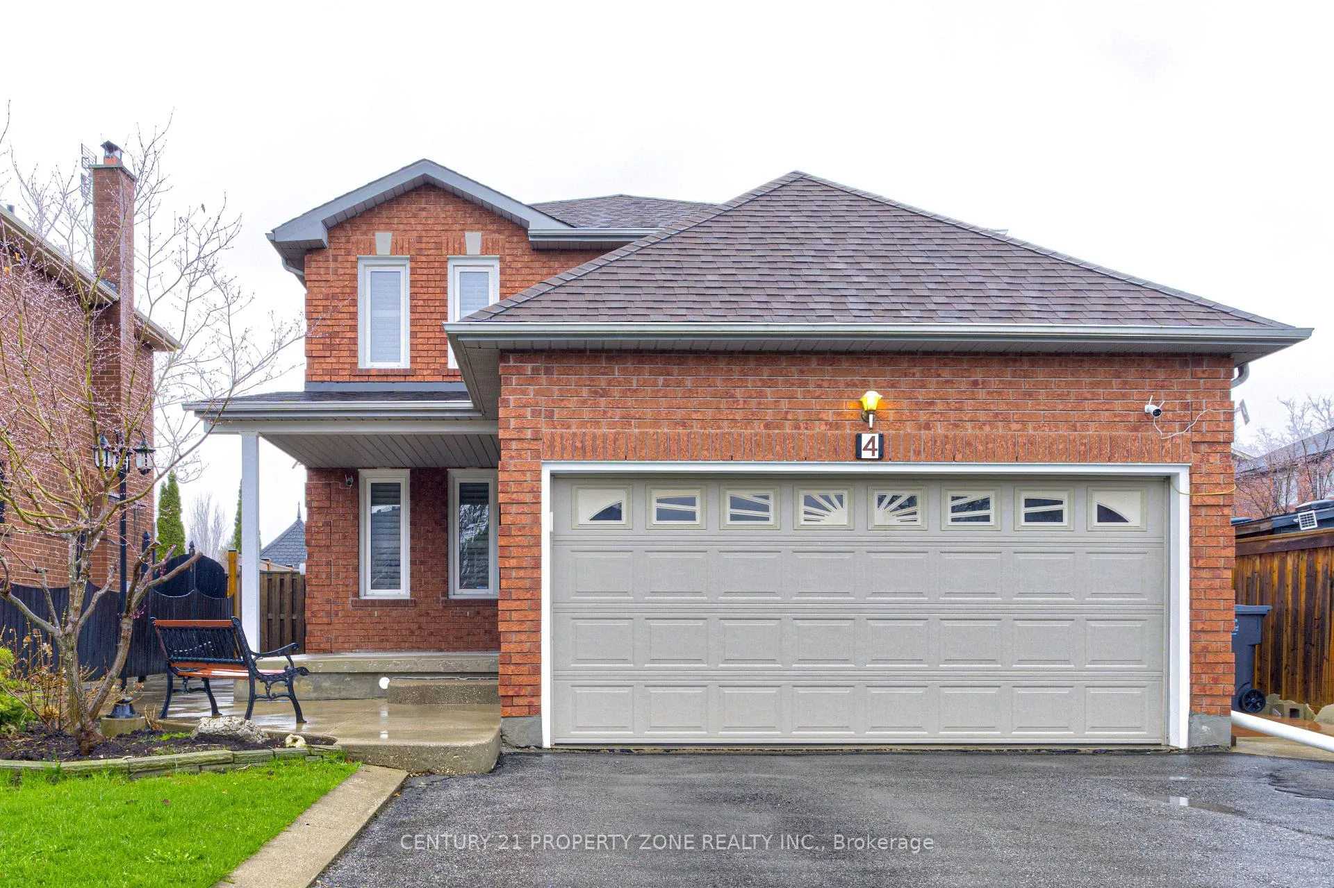 Front of 4 Compton Court