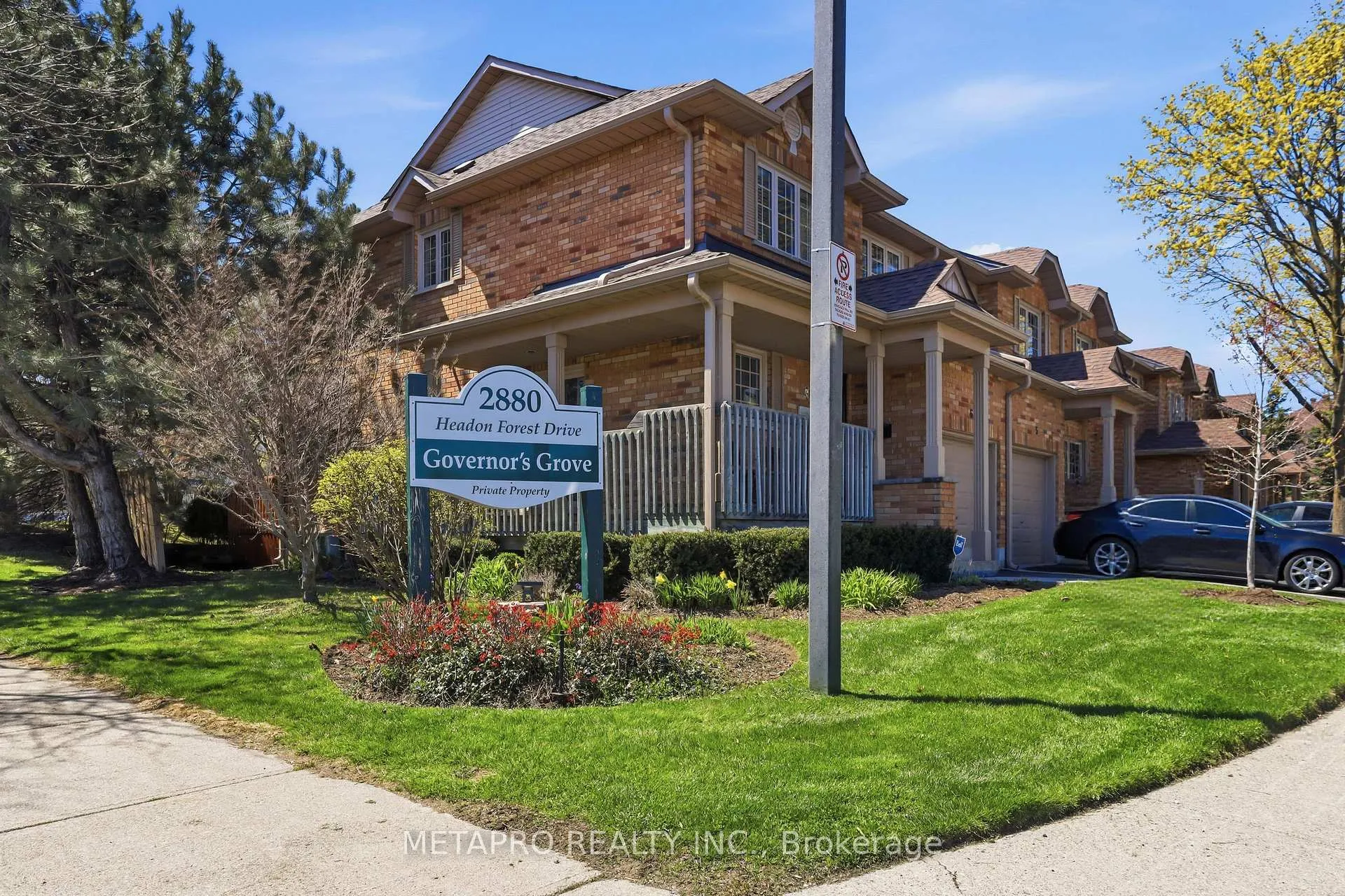 Photo 3 of Unit 6, 2880 Headon Forest Drive, Burlington, Headon — HOMEH