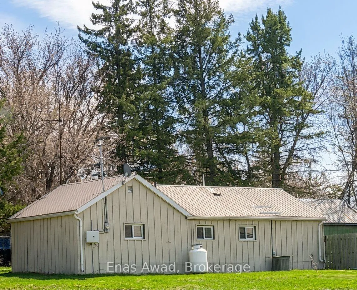 Photo 6 of 83 County Rd 1, Prince Edward County, Hallowell Ward — HOMEH