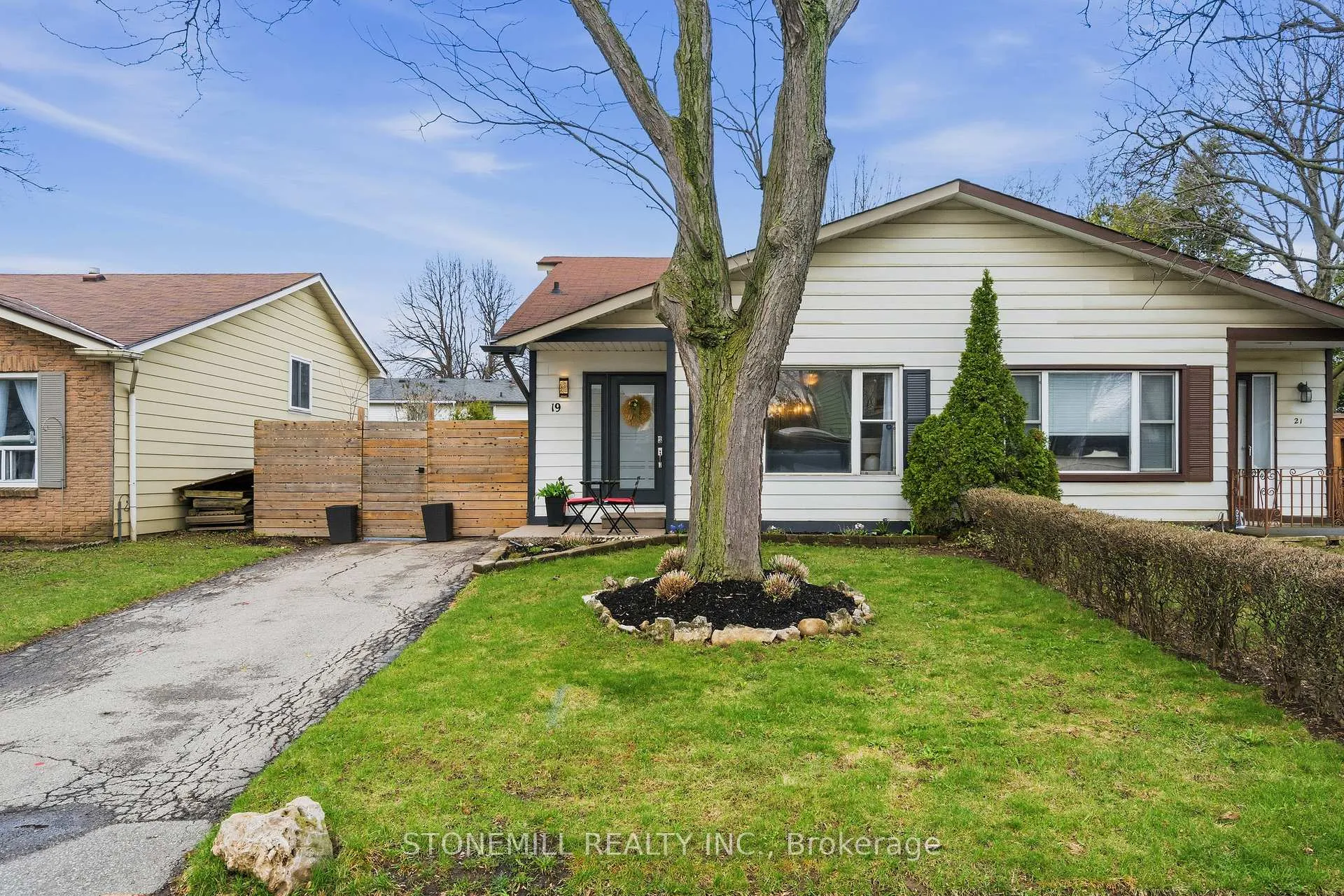 Photo 1 of 19 Golden Orchard Drive, Hamilton, Gourley — HOMEH