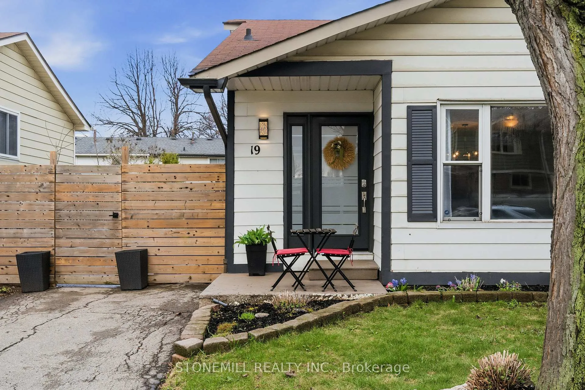 Photo 2 of 19 Golden Orchard Drive, Hamilton, Gourley — HOMEH