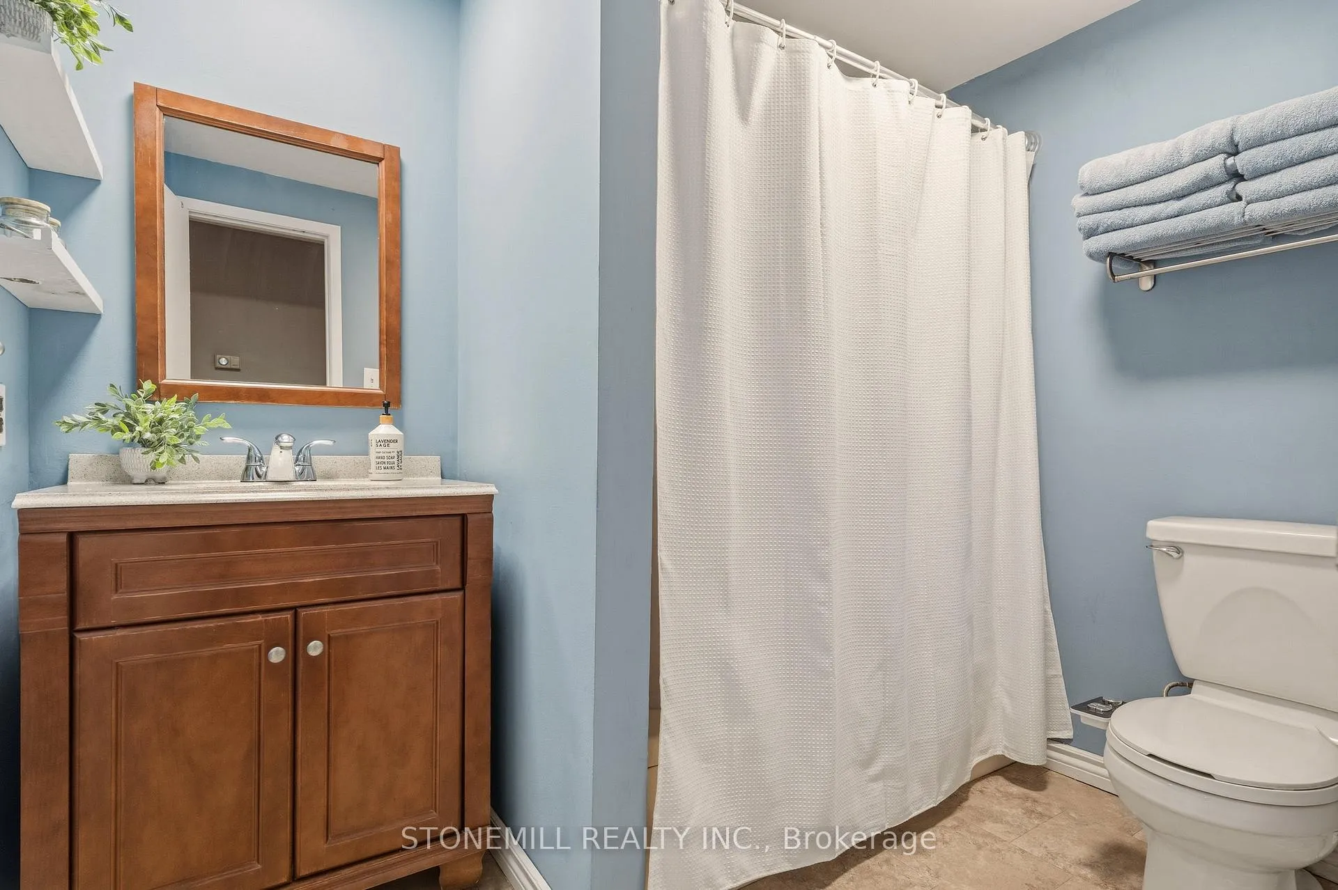 Photo 17 of 19 Golden Orchard Drive, Hamilton, Gourley — HOMEH