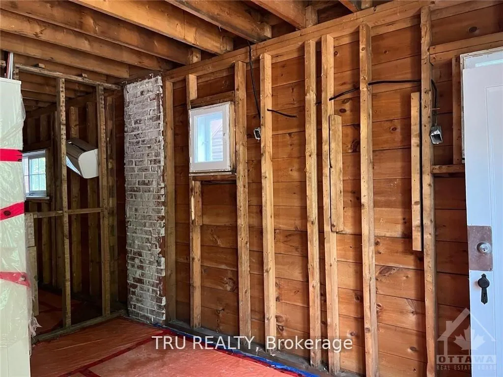 Photo 14 of 102 Putman Avenue, Ottawa, Lindenlea — HOMEH
