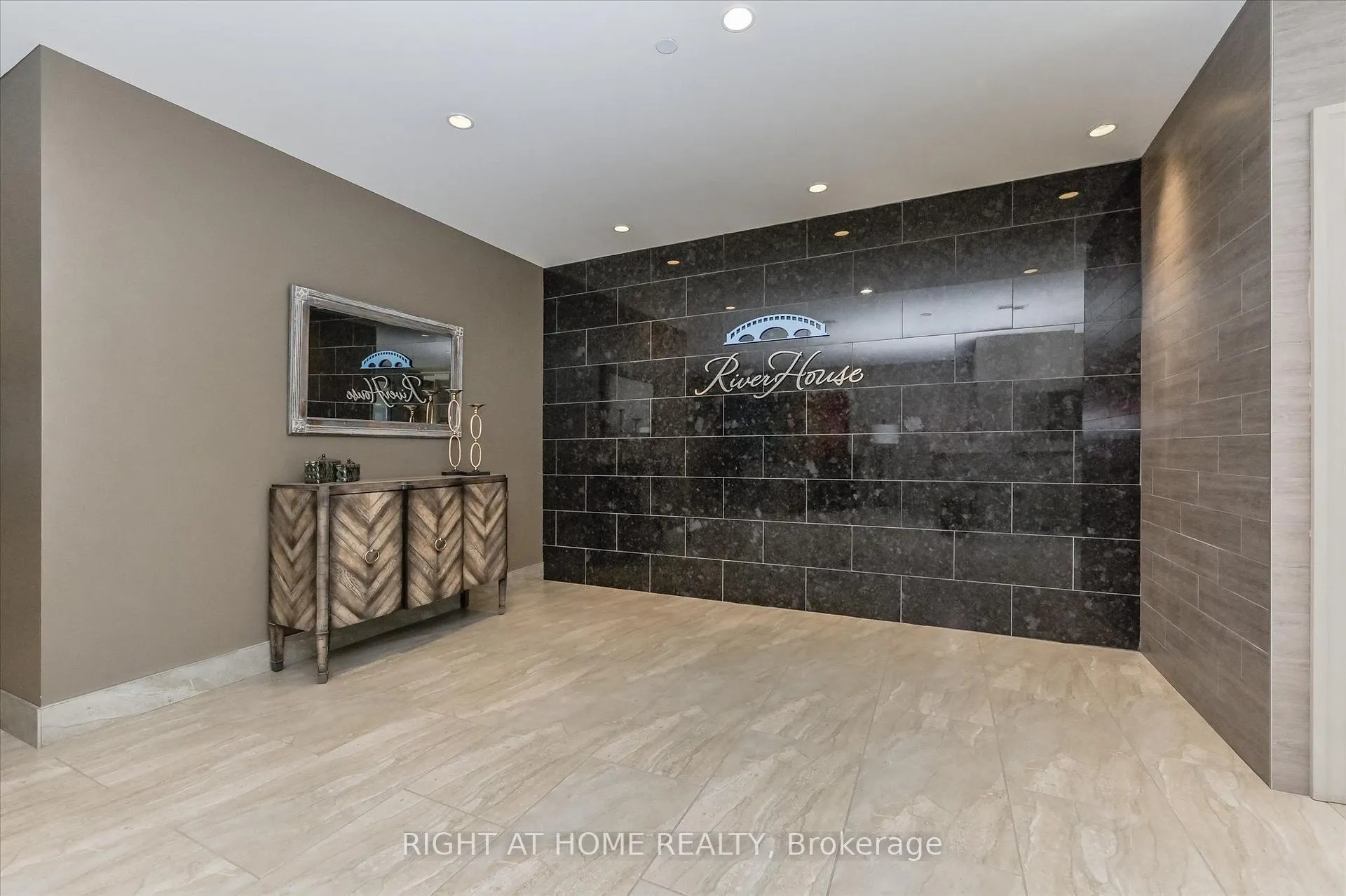 Photo 10 of Unit 707, 160 Macdonell Street, Guelph, Downtown — HOMEH