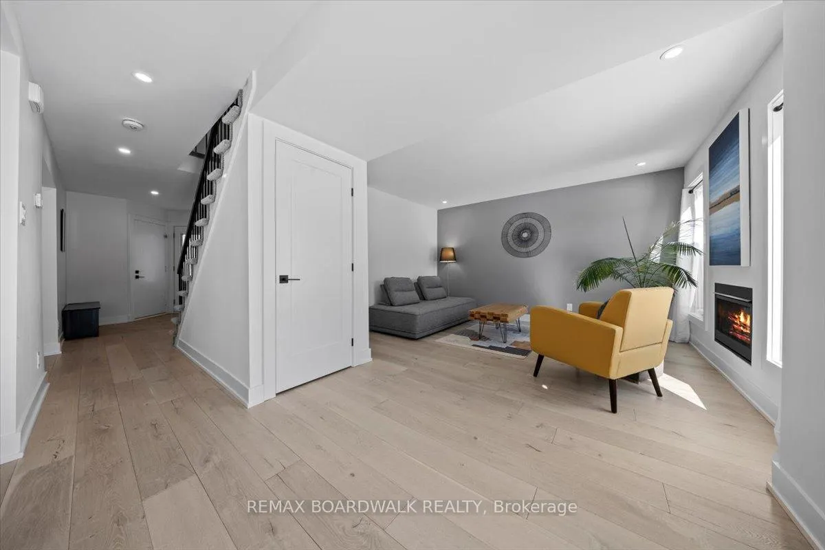 Photo 5 of 1535 Kamouraska Circle, Ottawa, Chateauneuf — HOMEH