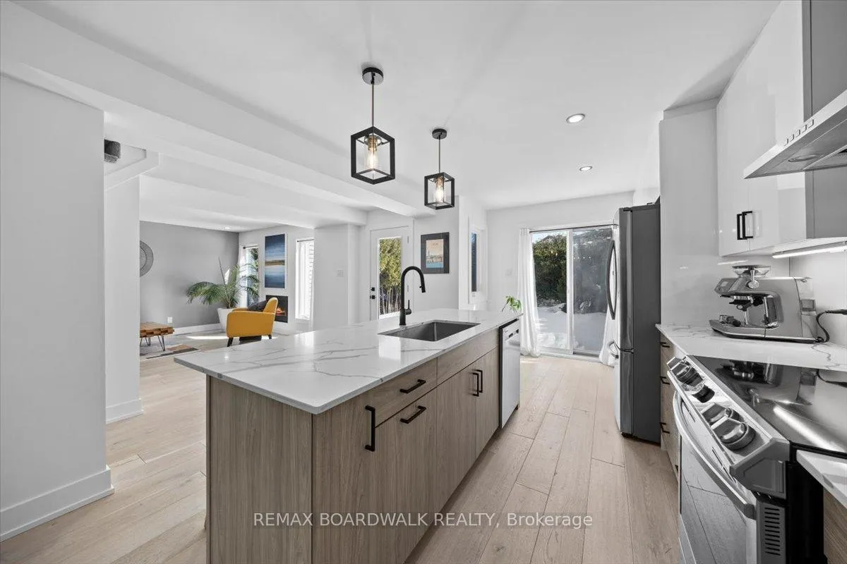Photo 14 of 1535 Kamouraska Circle, Ottawa, Chateauneuf — HOMEH