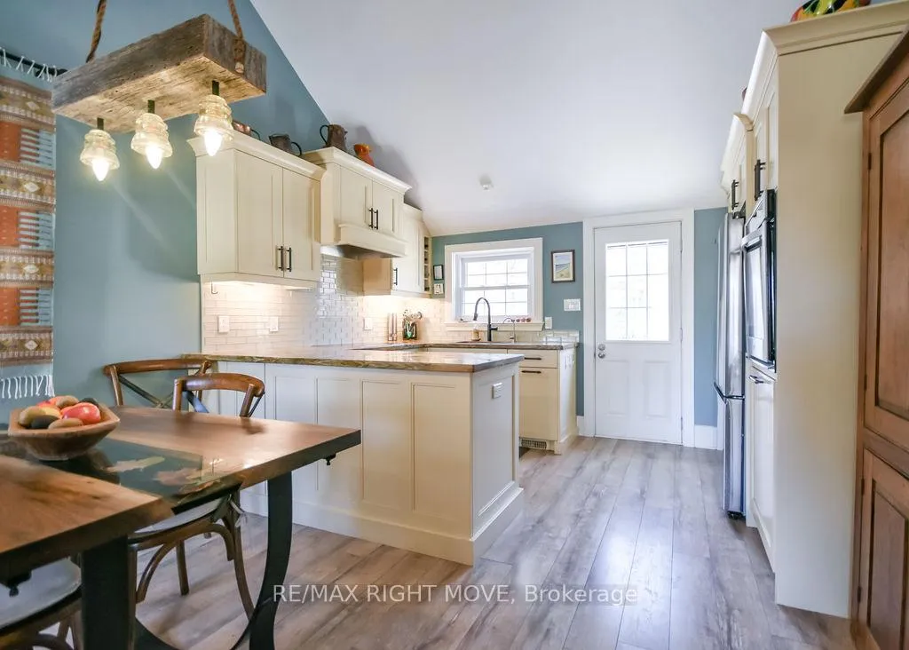 Photo 6 of 347 Old Muskoka Road, Orillia — HOMEH