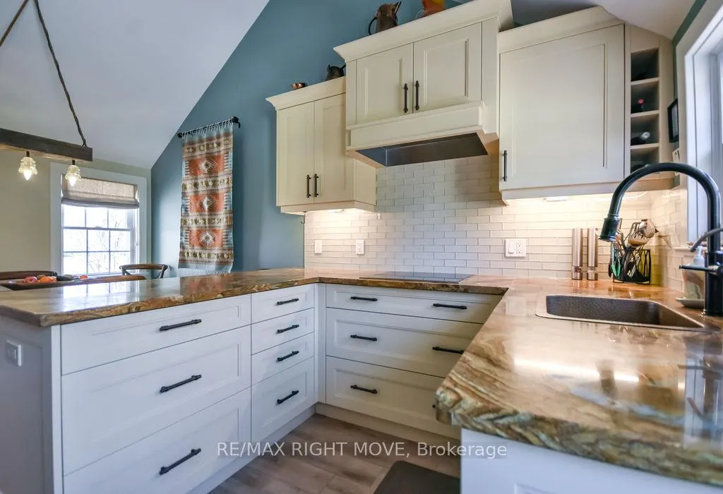 Photo 7 of 347 Old Muskoka Road, Orillia — HOMEH