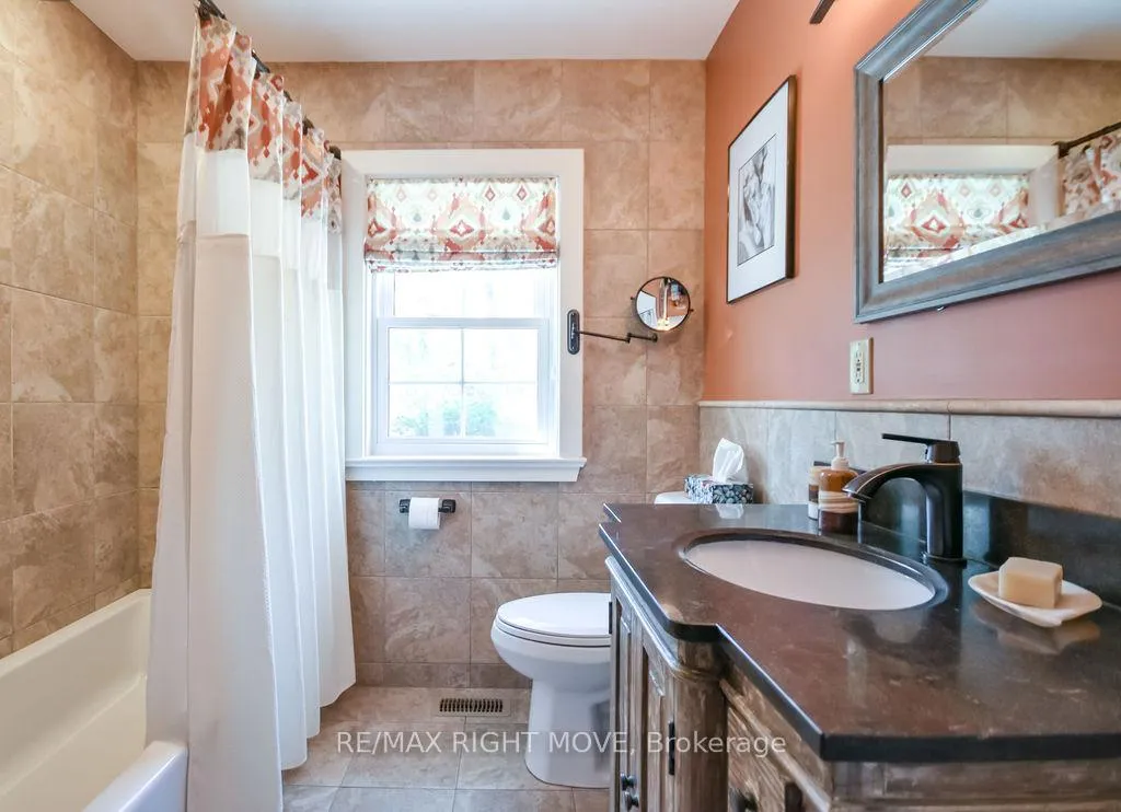 Photo 15 of 347 Old Muskoka Road, Orillia — HOMEH