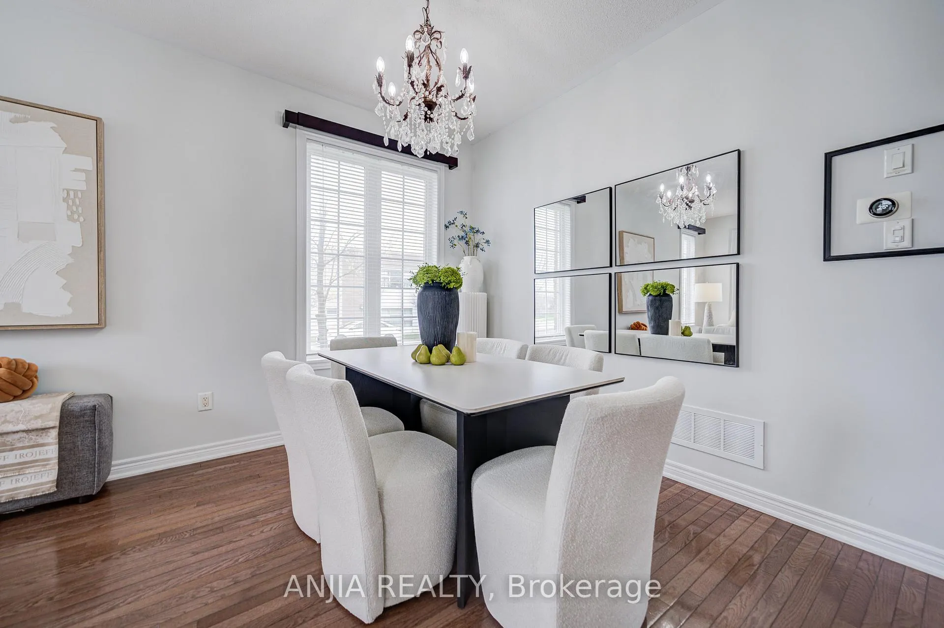 Photo 7 of 81 Appleview Road, Markham, Greensborough — HOMEH