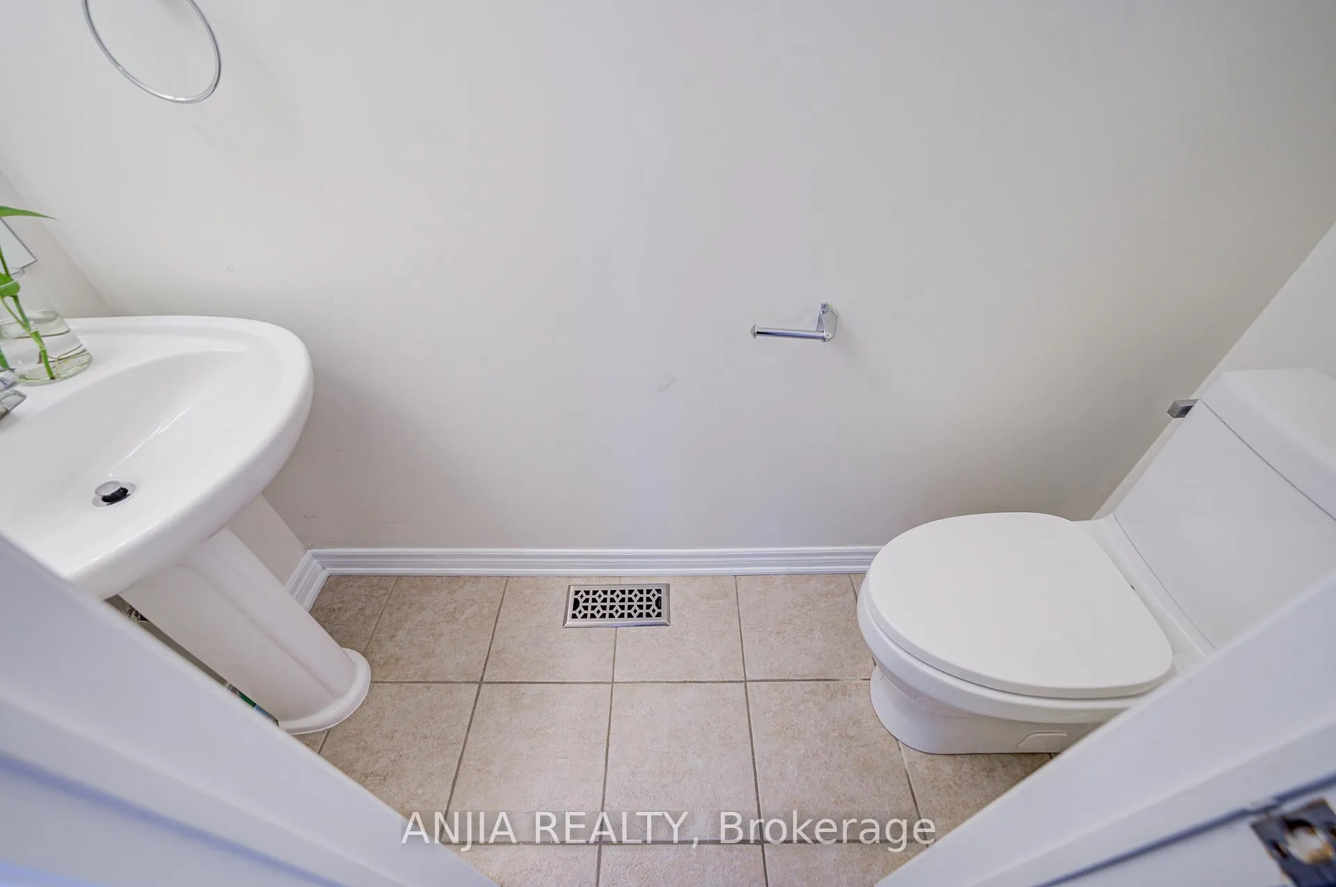 Photo 24 of 81 Appleview Road, Markham, Greensborough — HOMEH