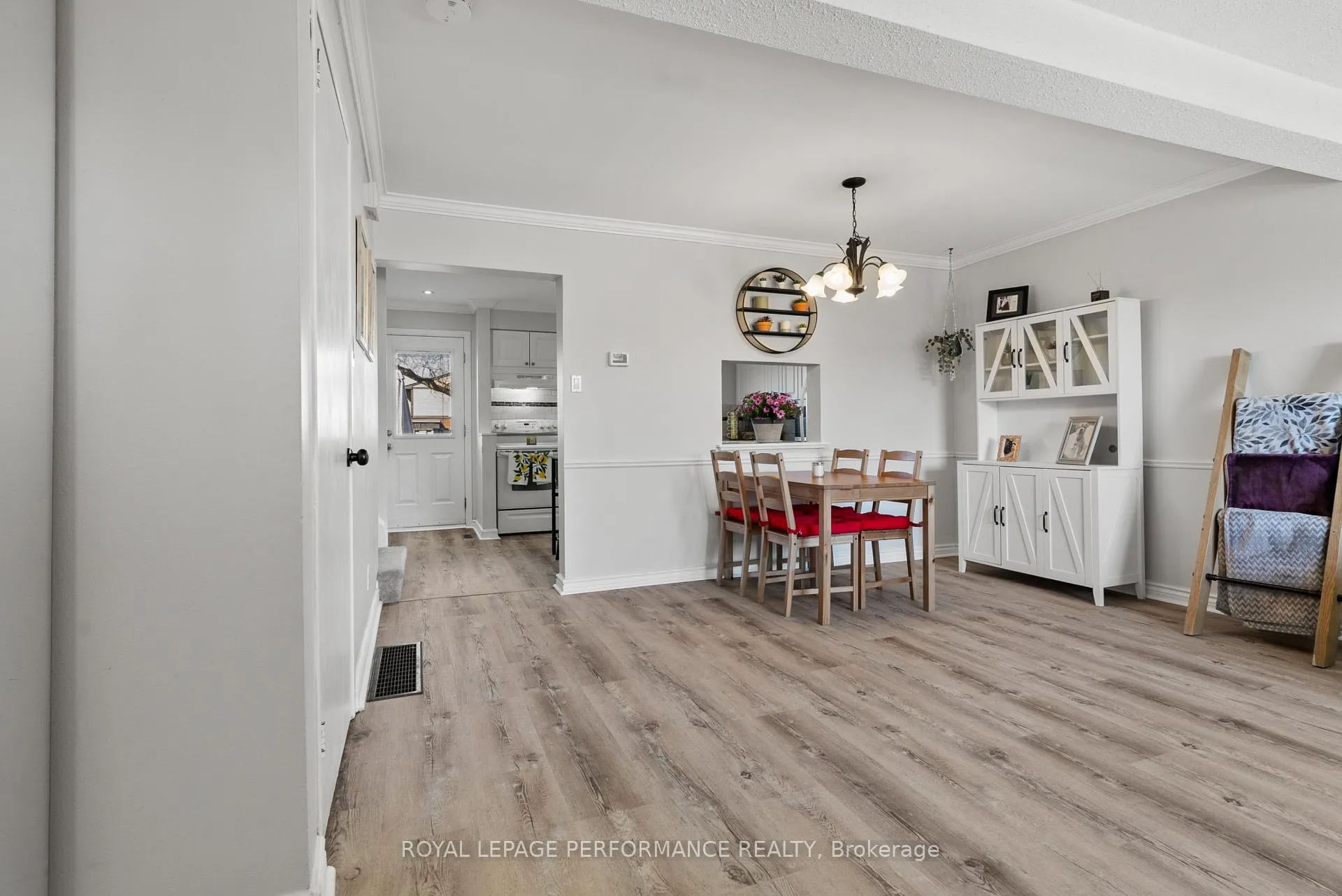 Photo 5 of Unit 54, 6255 Sundown Crescent, Ottawa, Convent Glen South — HOMEH