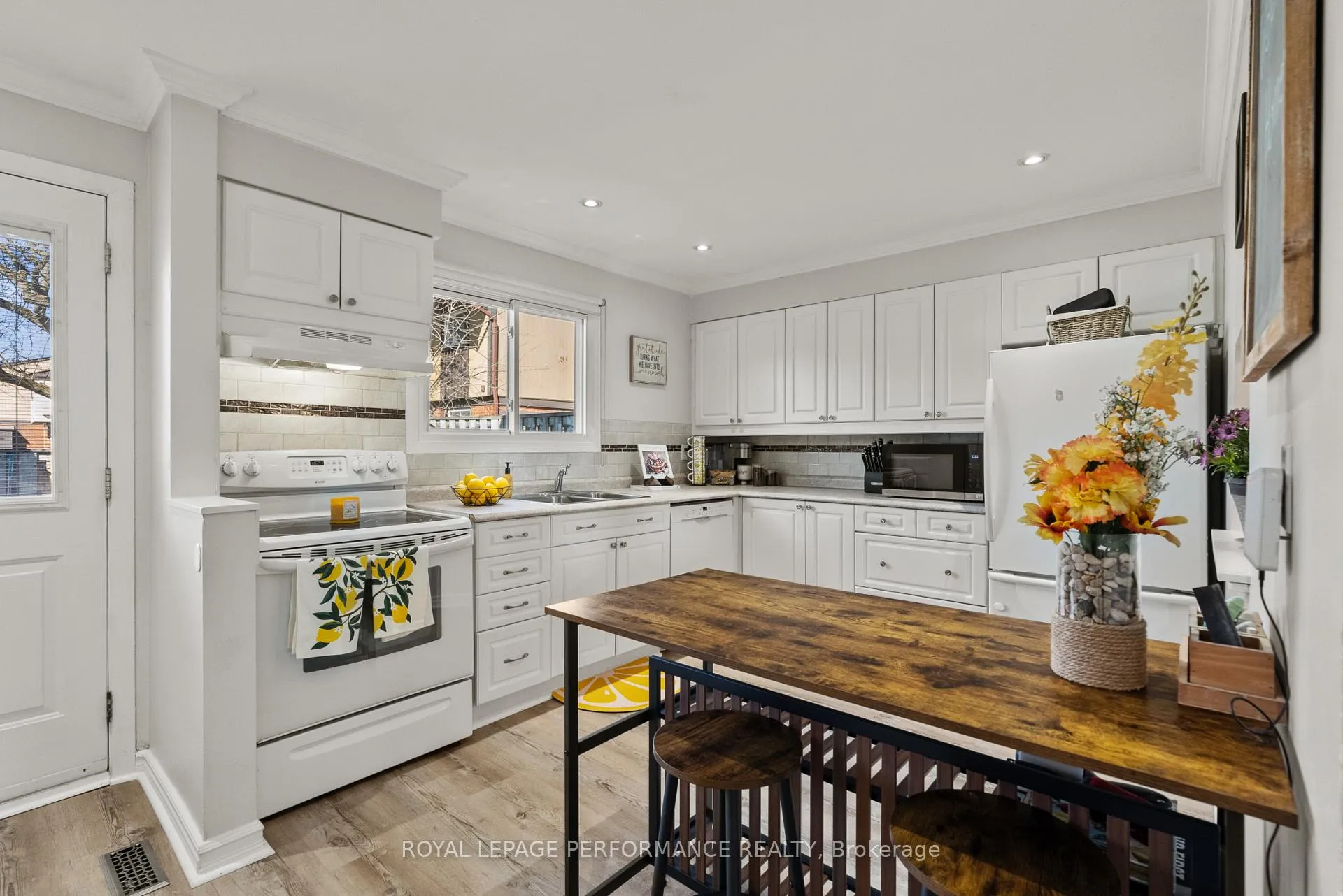 Photo 12 of Unit 54, 6255 Sundown Crescent, Ottawa, Convent Glen South — HOMEH