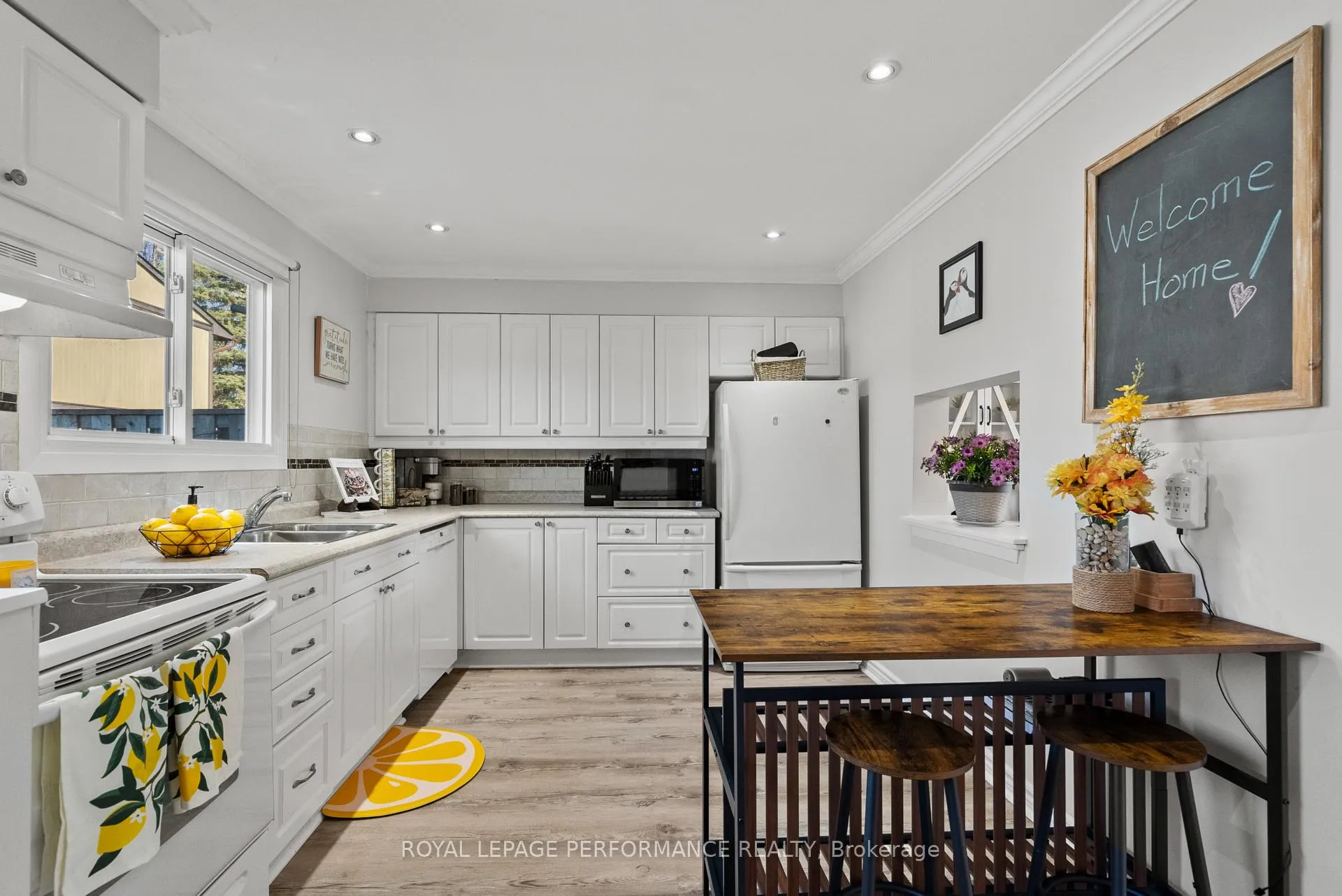 Photo 13 of Unit 54, 6255 Sundown Crescent, Ottawa, Convent Glen South — HOMEH