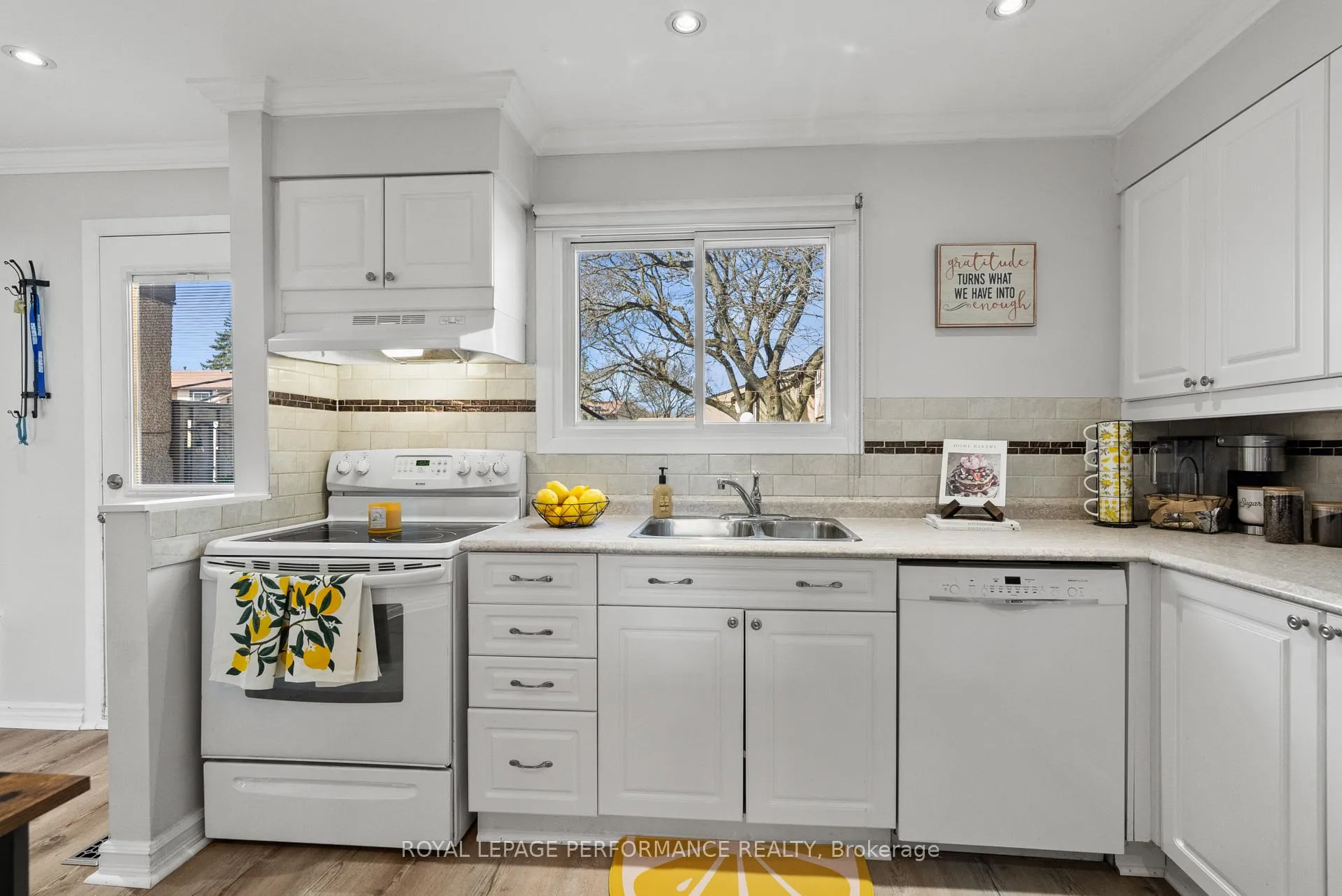 Photo 14 of Unit 54, 6255 Sundown Crescent, Ottawa, Convent Glen South — HOMEH