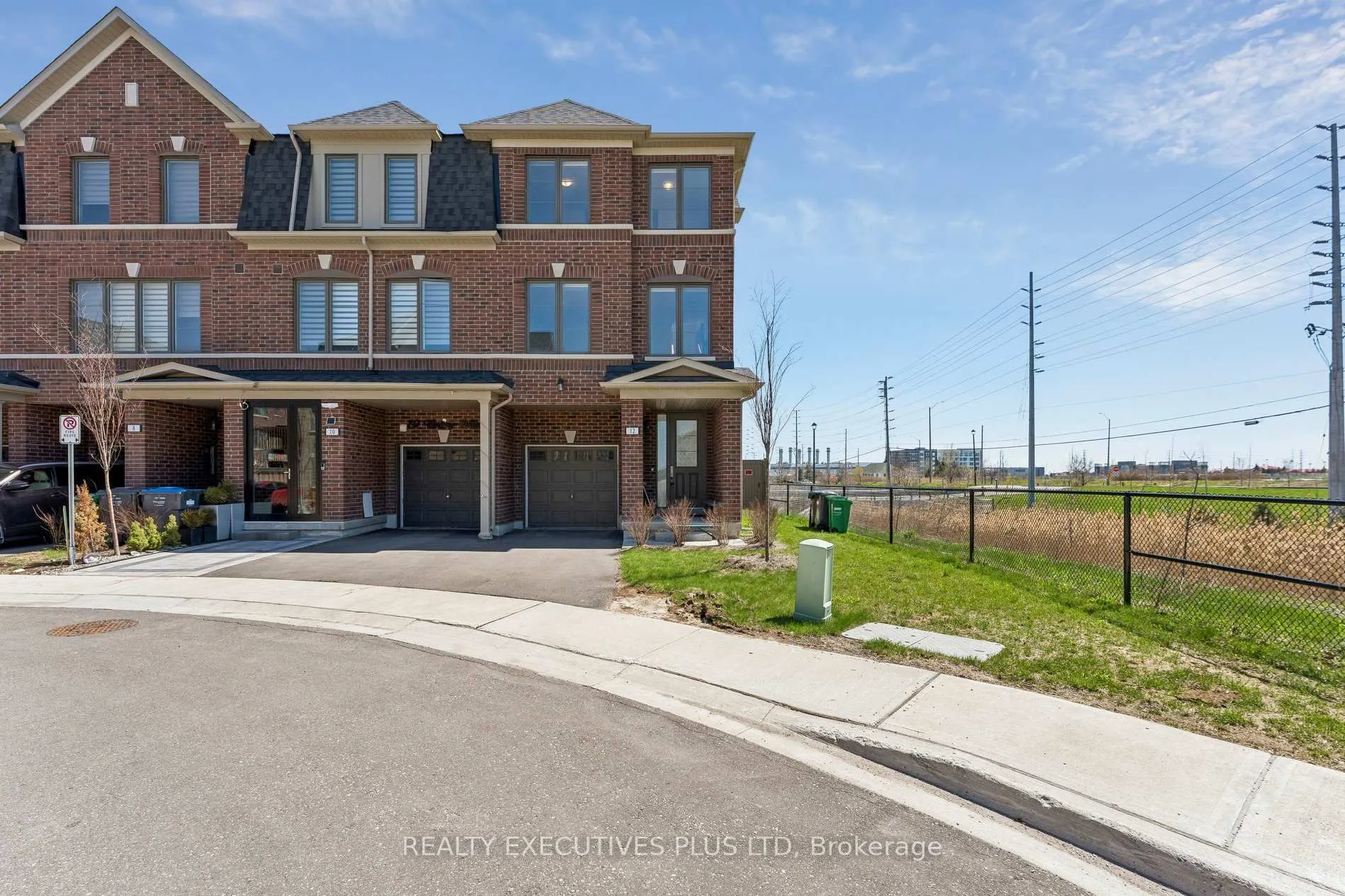 Front of 12 Vestry Way