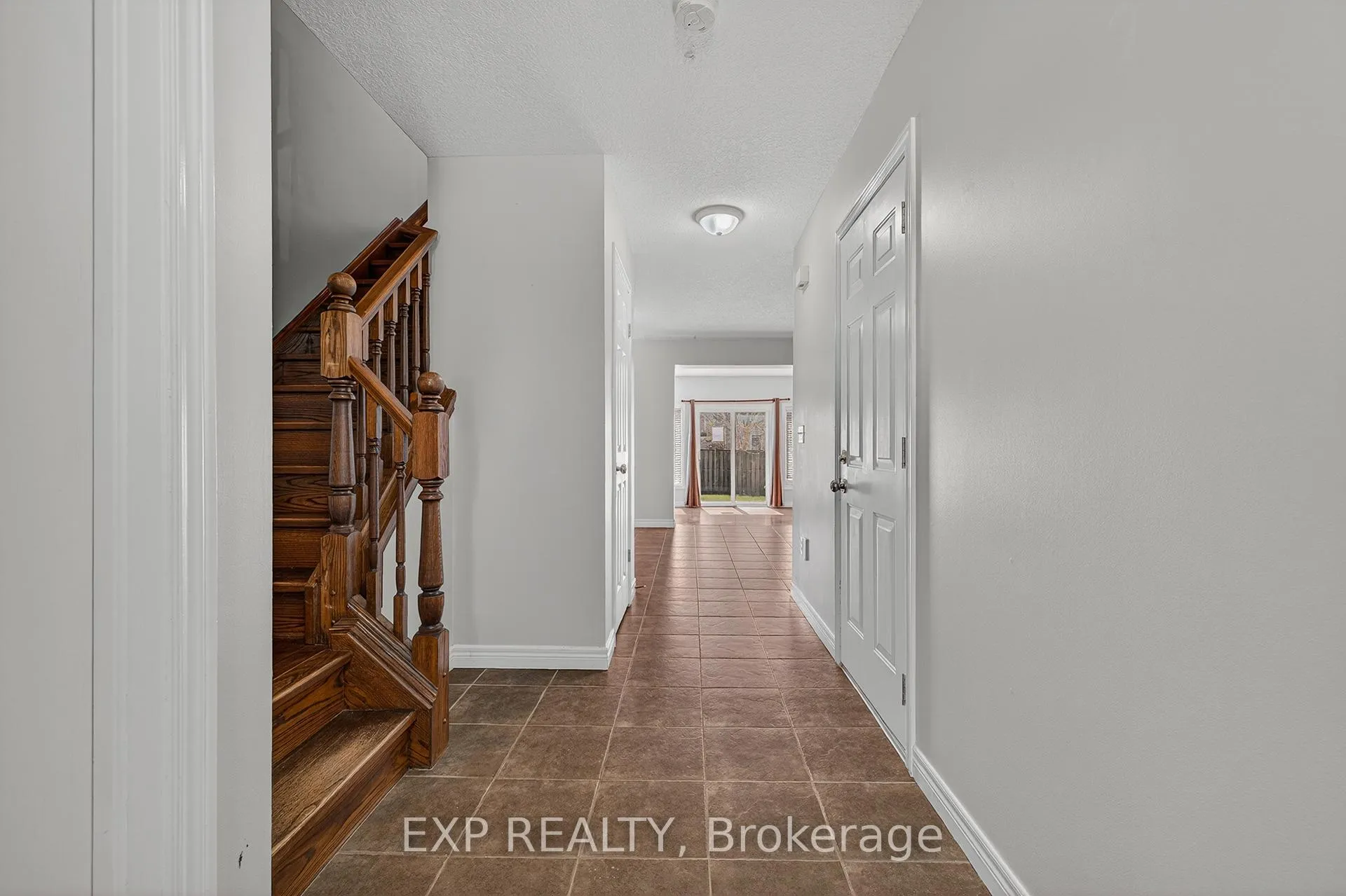 Photo 3 of 19 Sinclair Street, Guelph, Pineridge/Westminster Woods — HOMEH