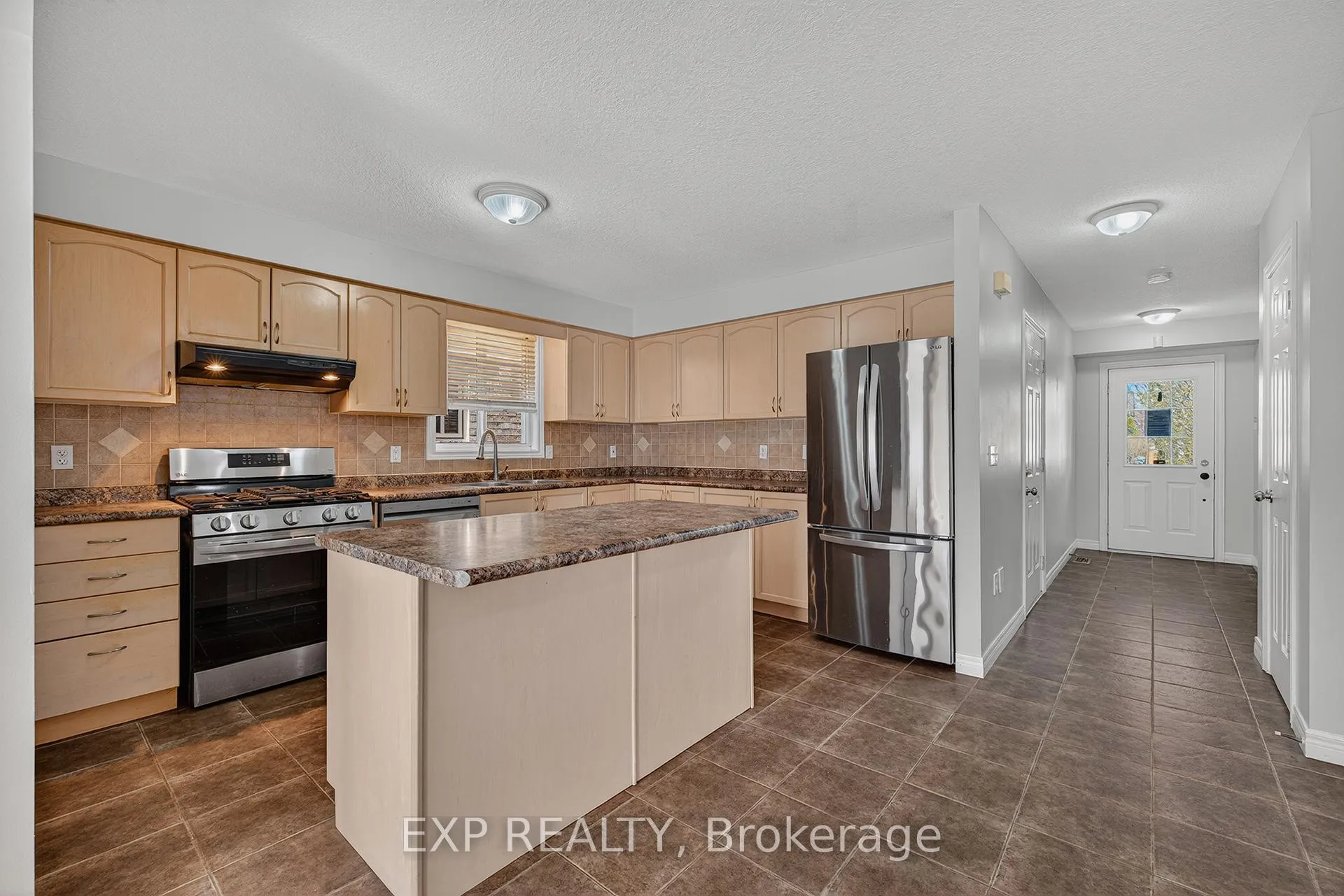 Photo 4 of 19 Sinclair Street, Guelph, Pineridge/Westminster Woods — HOMEH
