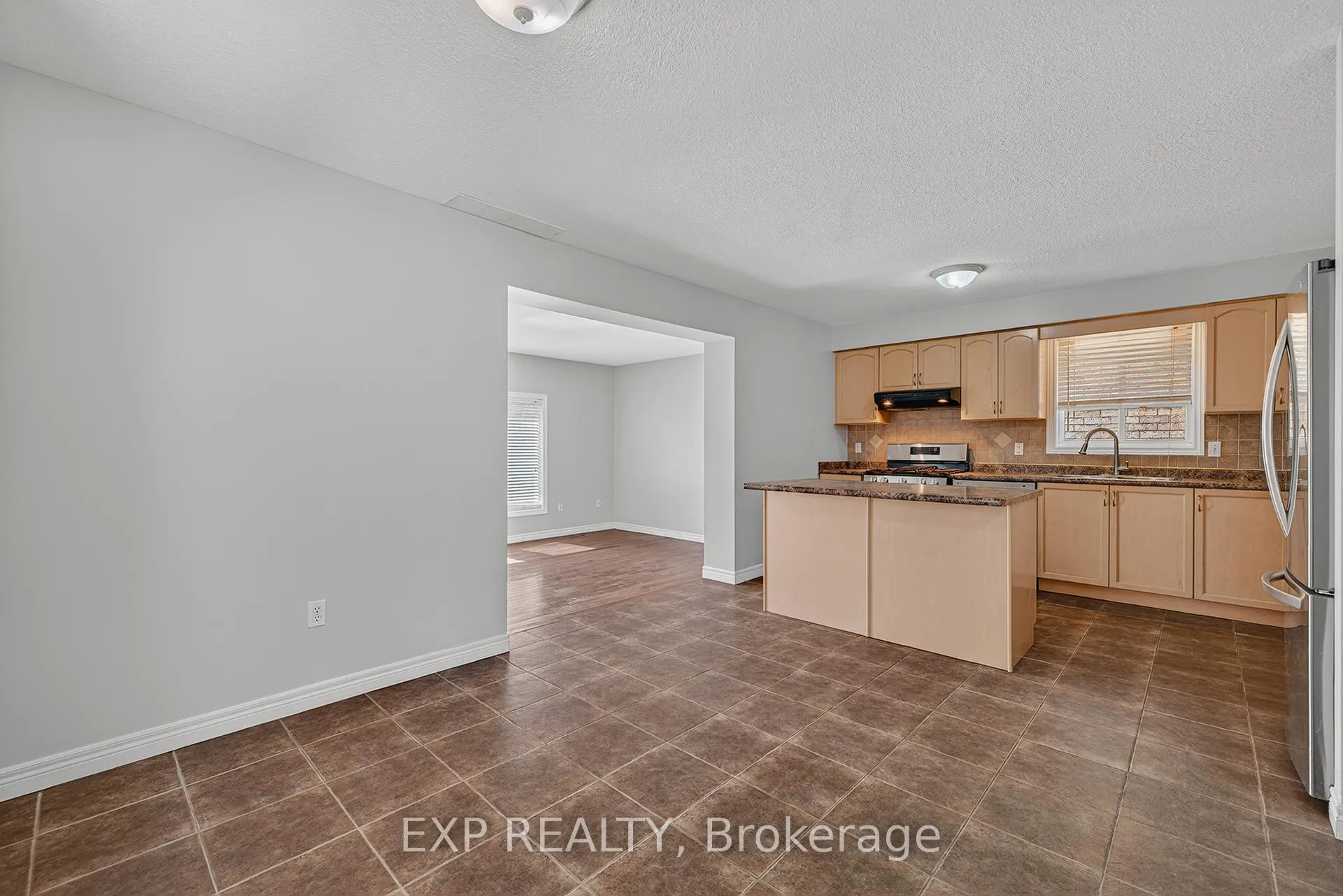 Photo 5 of 19 Sinclair Street, Guelph, Pineridge/Westminster Woods — HOMEH