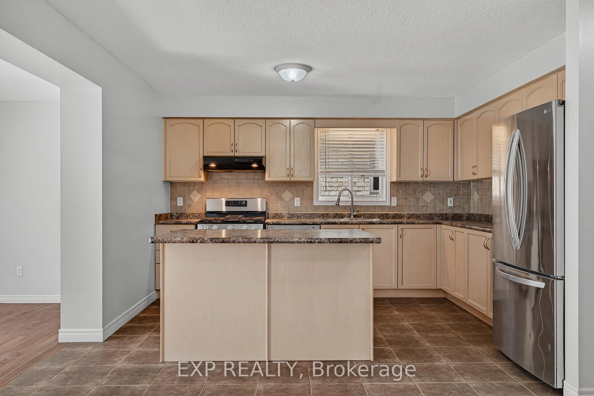 Photo 6 of 19 Sinclair Street, Guelph, Pineridge/Westminster Woods — HOMEH