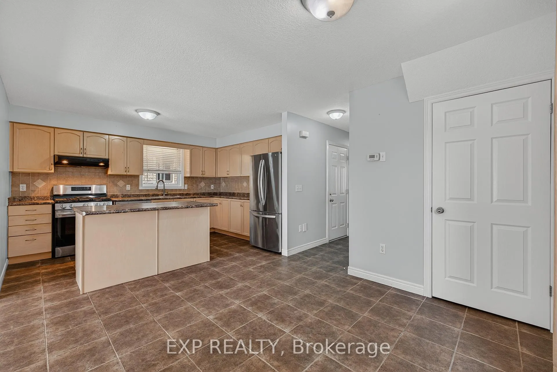 Photo 7 of 19 Sinclair Street, Guelph, Pineridge/Westminster Woods — HOMEH