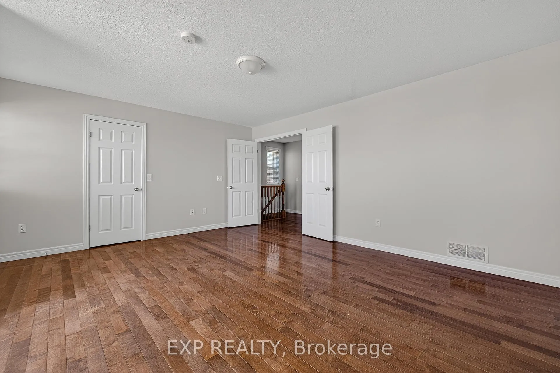 Photo 16 of 19 Sinclair Street, Guelph, Pineridge/Westminster Woods — HOMEH