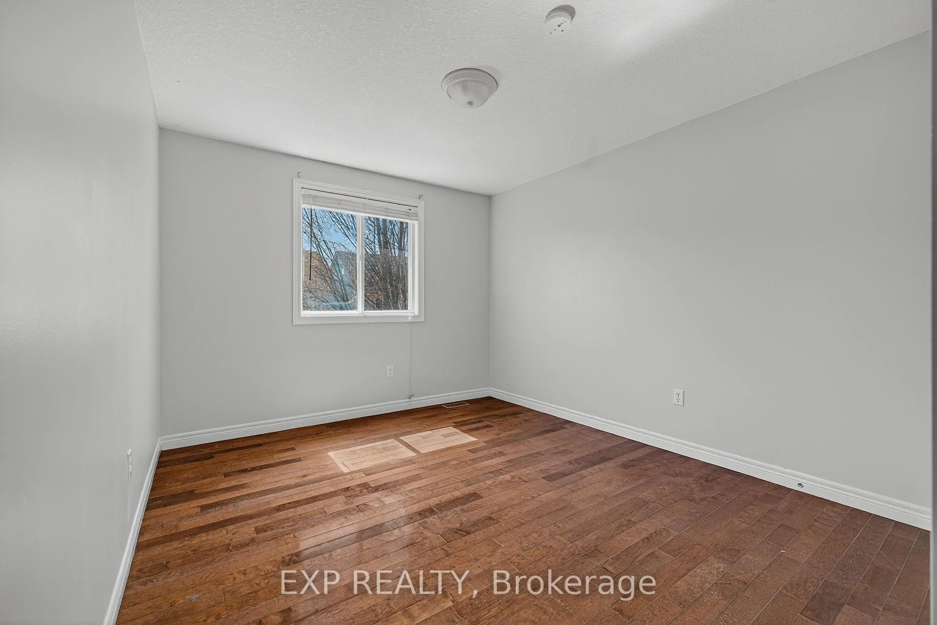 Photo 20 of 19 Sinclair Street, Guelph, Pineridge/Westminster Woods — HOMEH