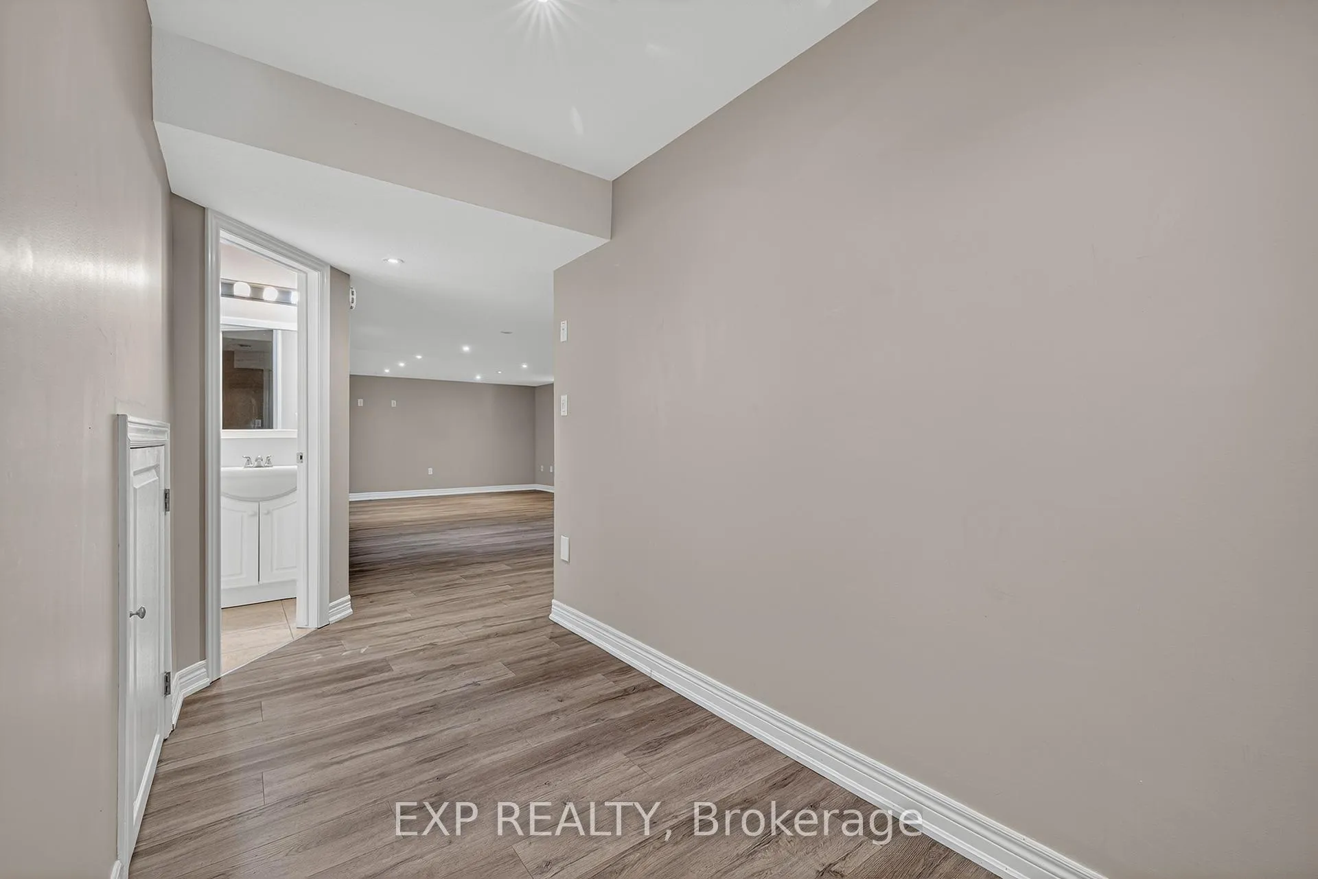 Photo 27 of 19 Sinclair Street, Guelph, Pineridge/Westminster Woods — HOMEH