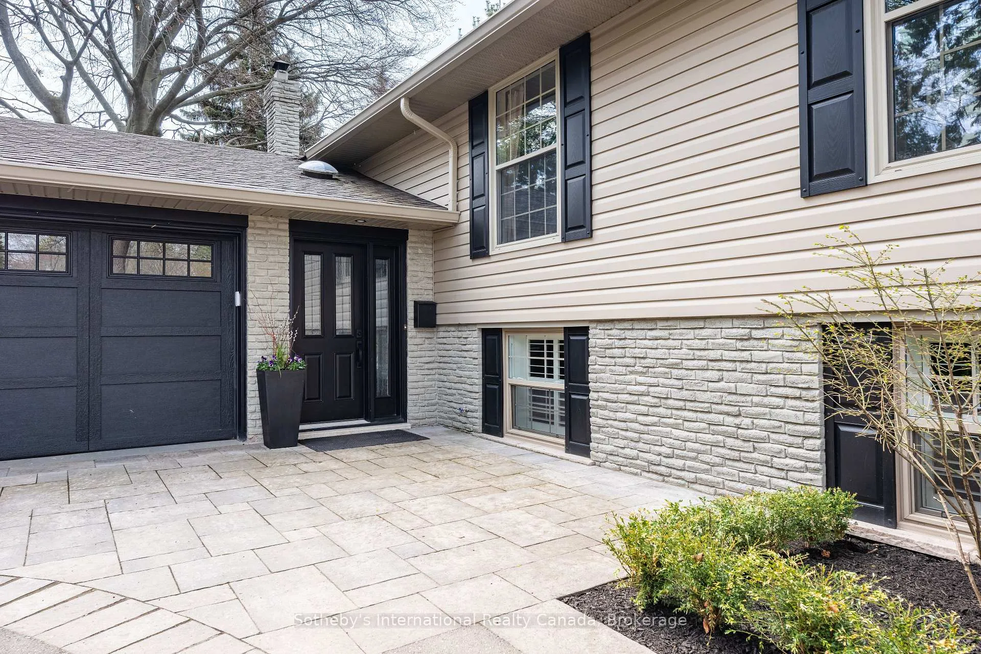Photo 4 of 4012 Lakeshore Road, Burlington, Shoreacres — HOMEH